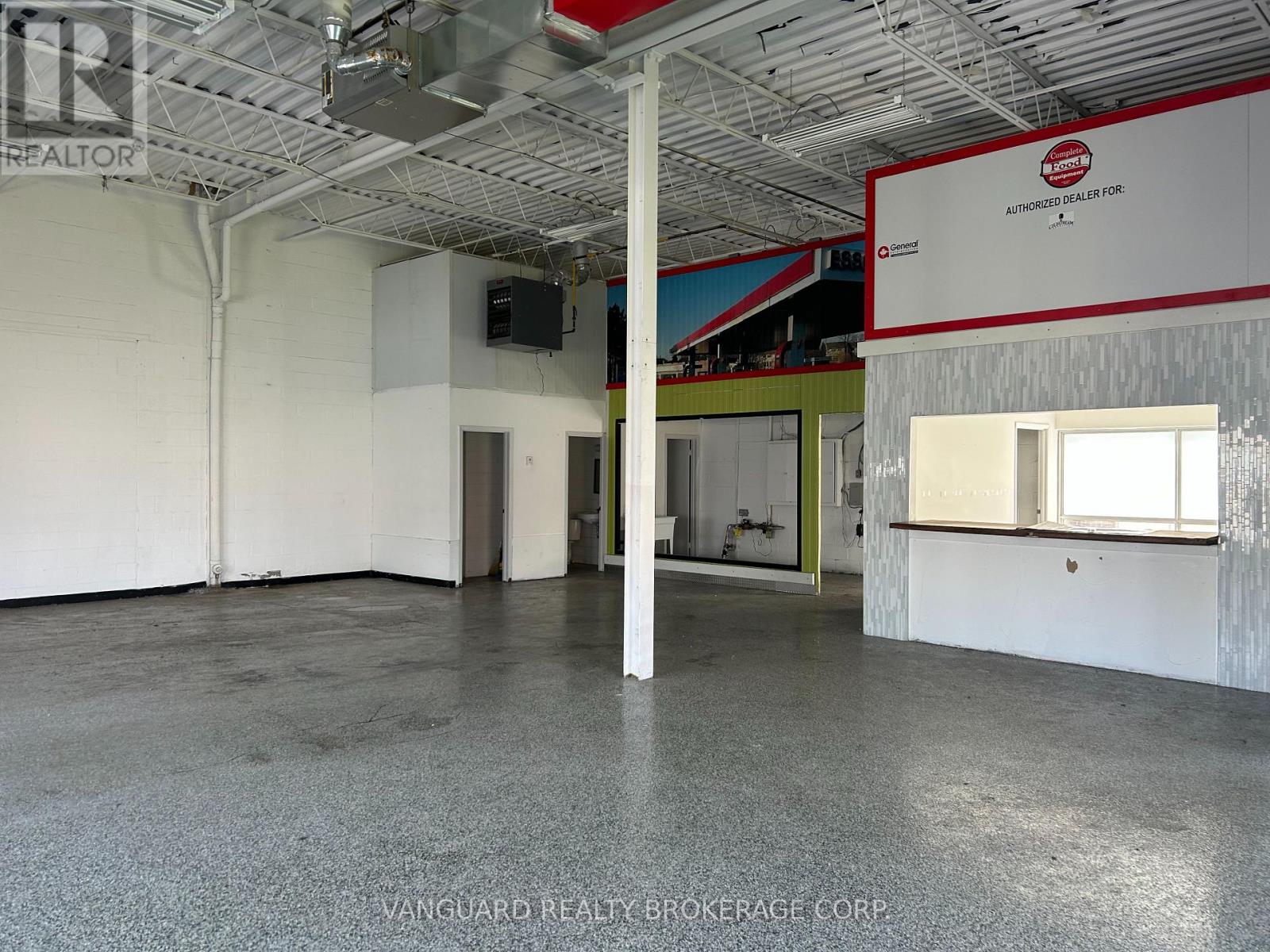 1 - 149 Norfinch Avenue, Toronto, Ontario  M3N 1Y2 - Photo 3 - W12150941