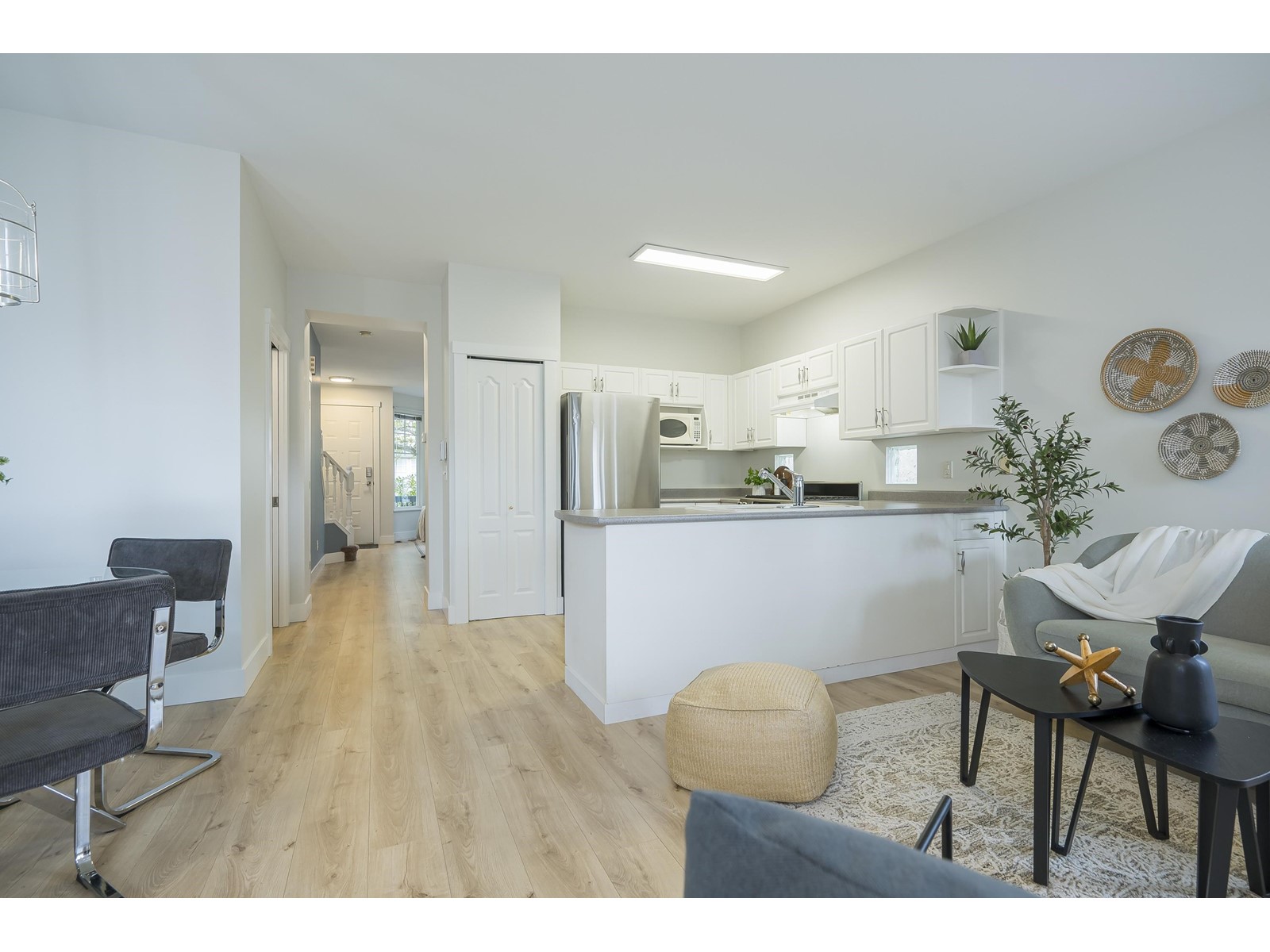 8676 207 Street, Langley, British Columbia  V1M 3X4 - Photo 9 - R2996885