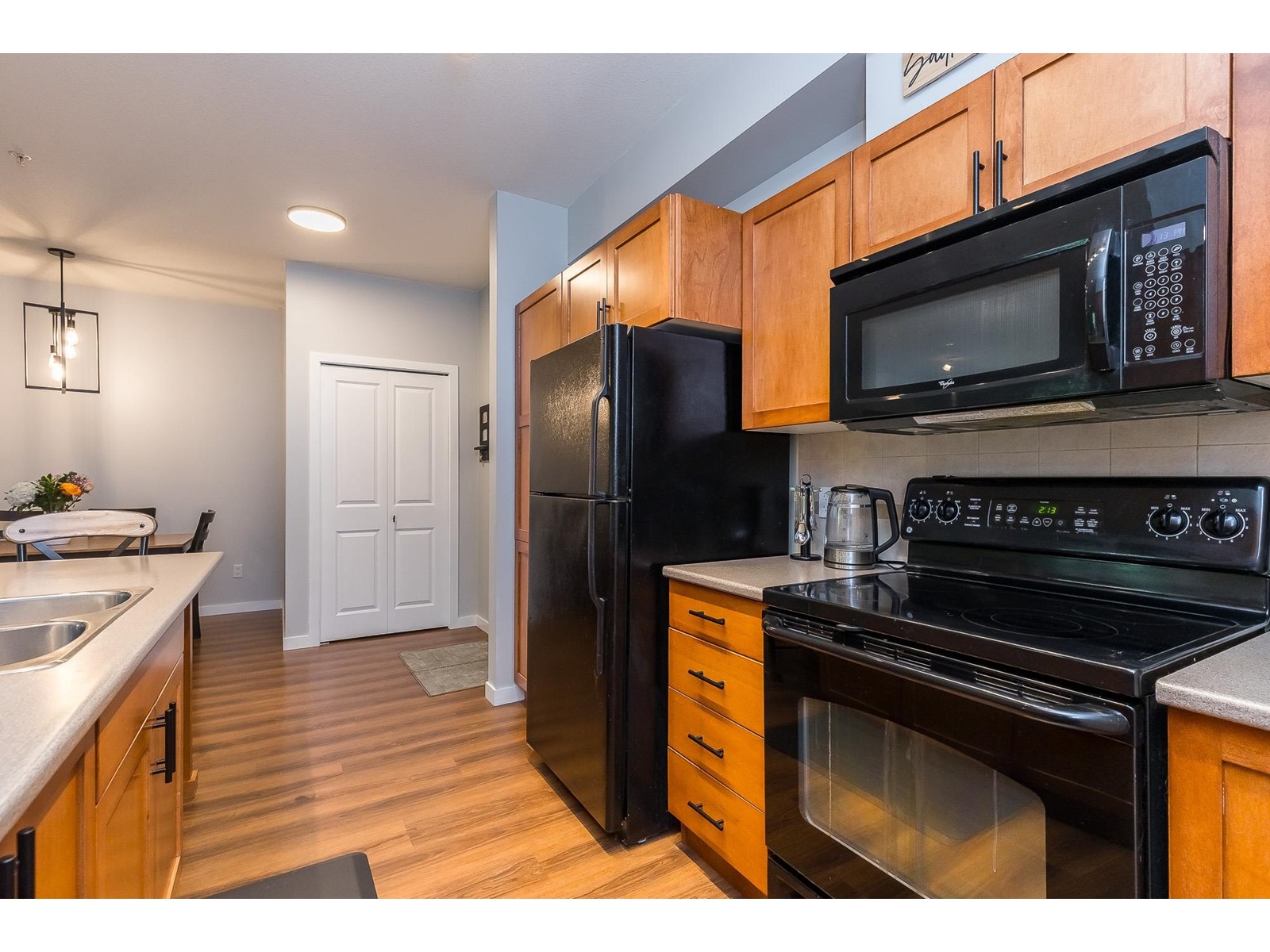 313 33318 E. Bourquin Crescent, Abbotsford, British Columbia  V2S 0A6 - Photo 13 - R3001210