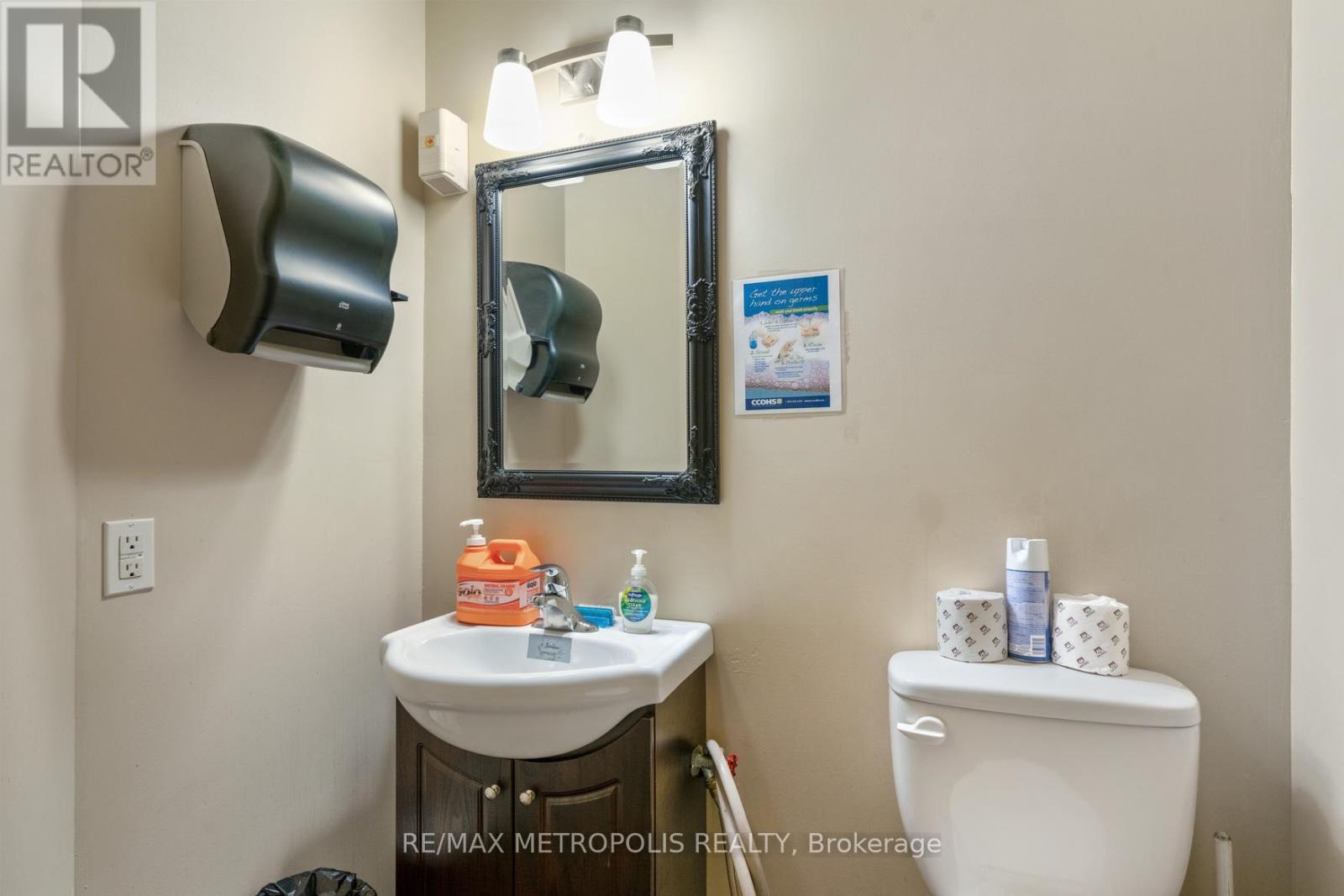 281 Campbell Street, Sarnia, Ontario  N7T 2H2 - Photo 6 - X12151103