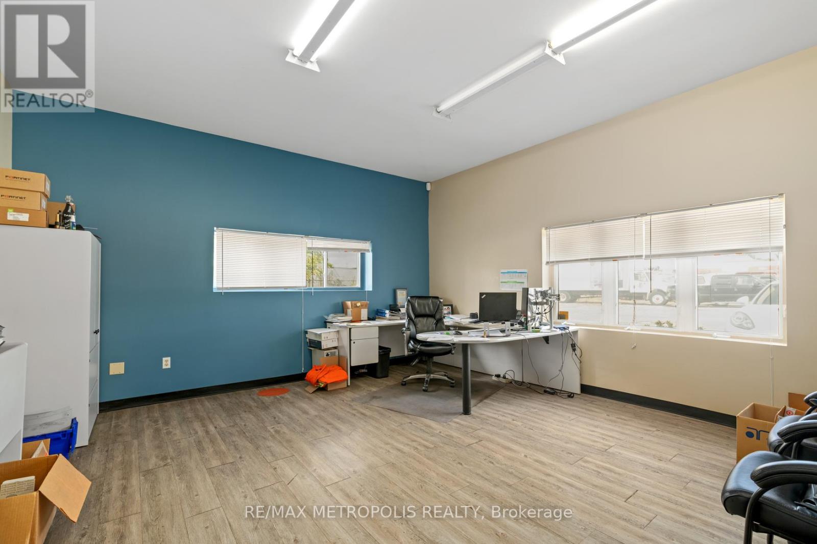 281 Campbell Street, Sarnia, Ontario  N7T 2H2 - Photo 8 - X12151103
