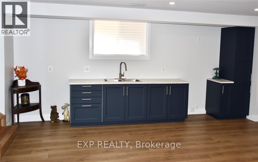 207 Essex Street, Sarnia, Ontario  N7T 0C2 - Photo 25 - X12151176