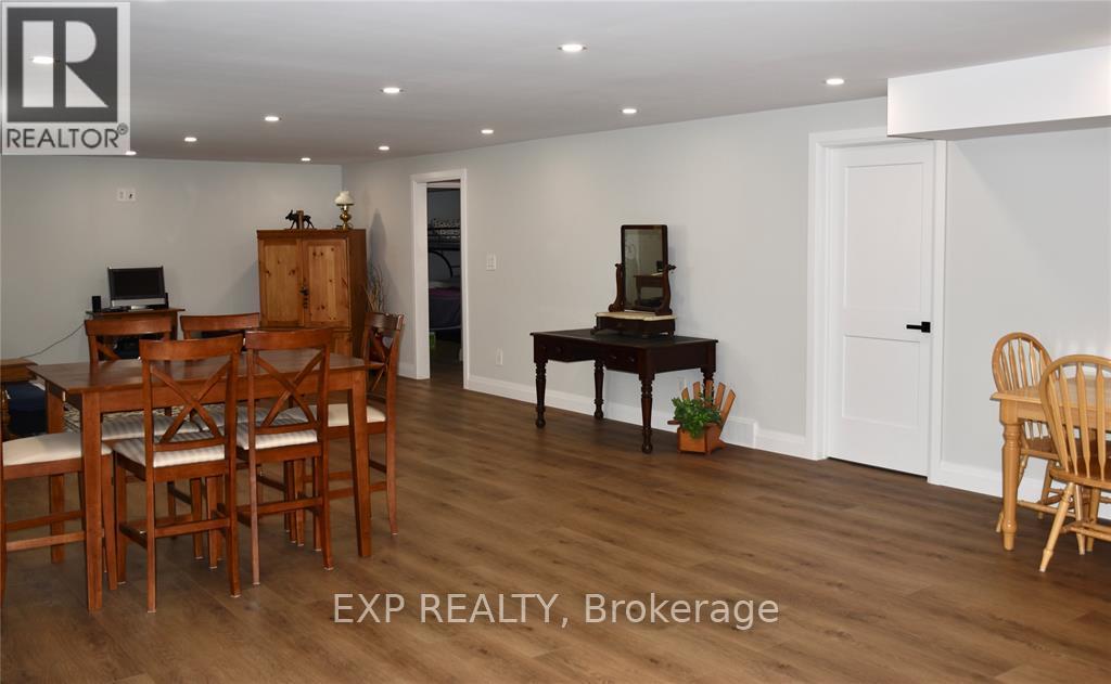 207 Essex Street, Sarnia, Ontario  N7T 0C2 - Photo 26 - X12151176