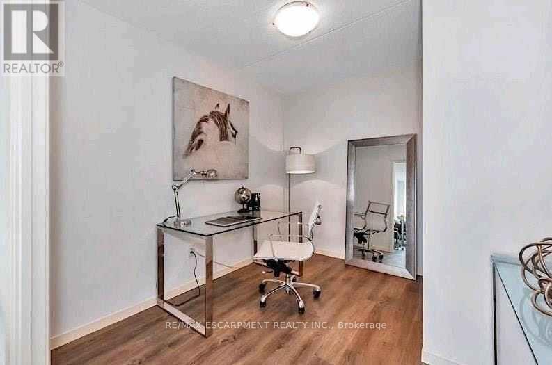 809 - 220 Cannon Street E, Hamilton, Ontario  L8L 2B1 - Photo 3 - X12151191