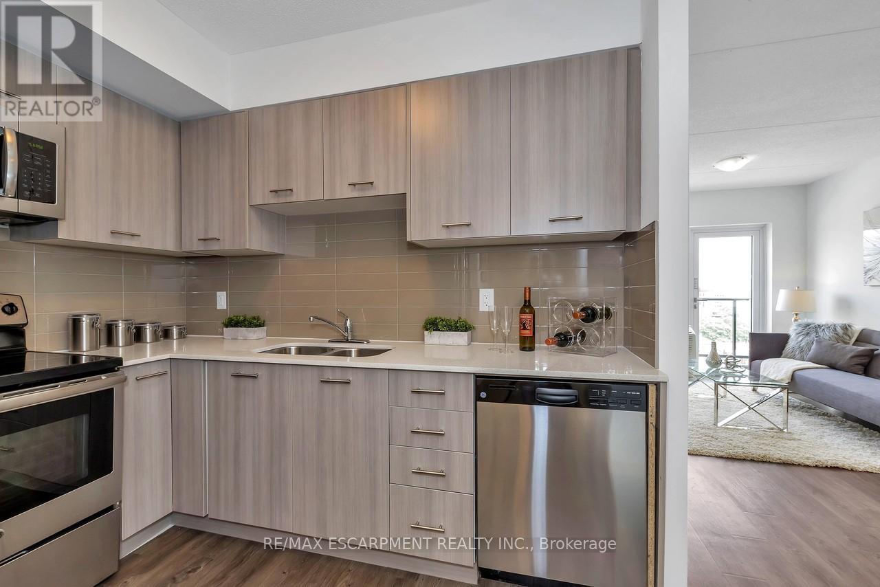 809 - 220 Cannon Street E, Hamilton, Ontario  L8L 2B1 - Photo 4 - X12151191