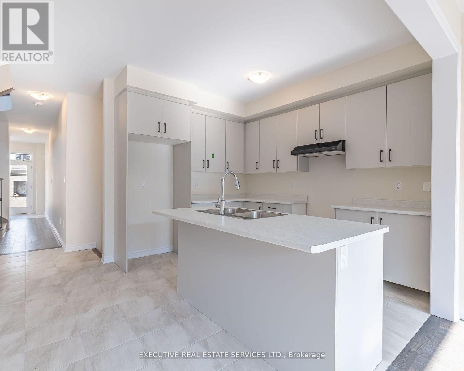 55 Concord Drive, Thorold, Ontario  L2V 0K8 - Photo 12 - X12151199