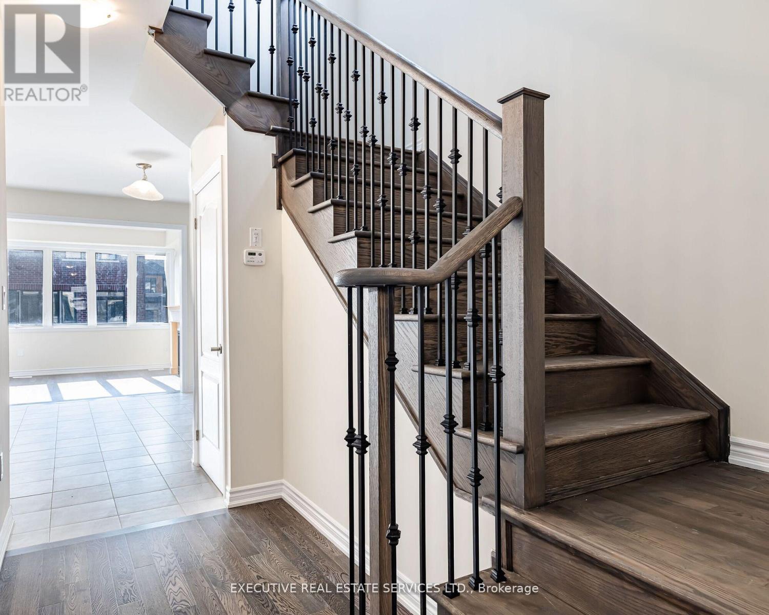 55 Concord Drive, Thorold, Ontario  L2V 0K8 - Photo 7 - X12151199