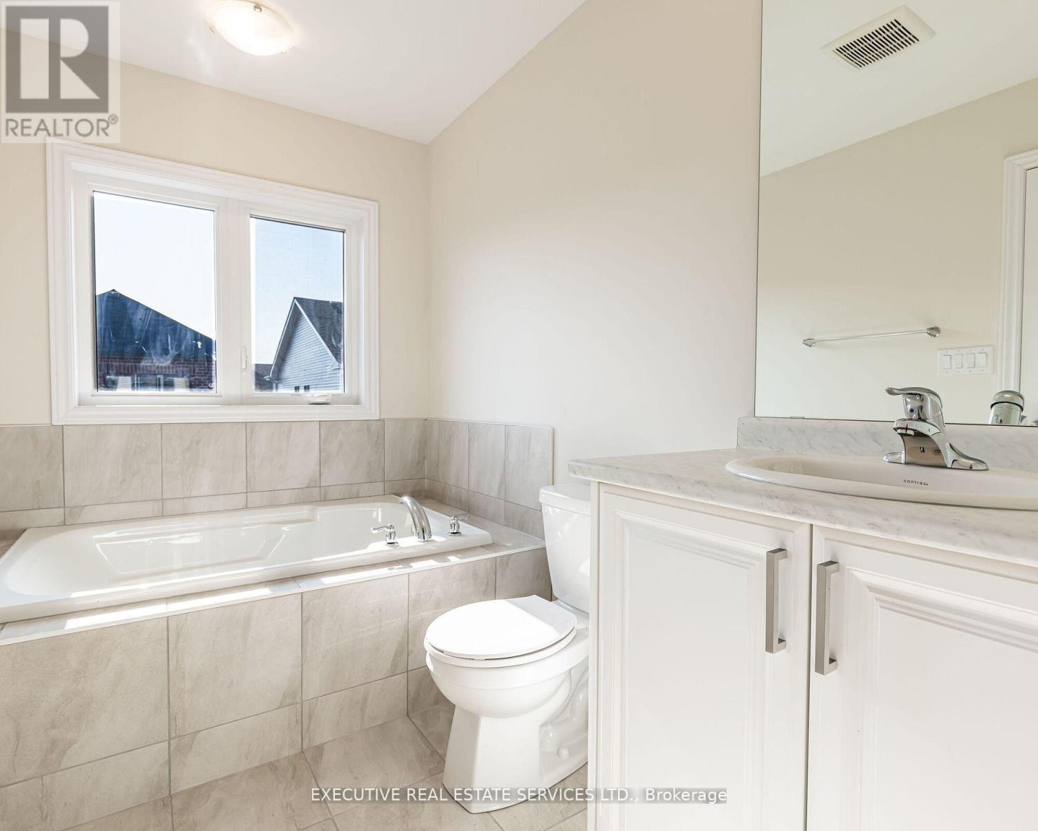 55 Concord Drive, Thorold, Ontario  L2V 0K8 - Photo 23 - X12151226