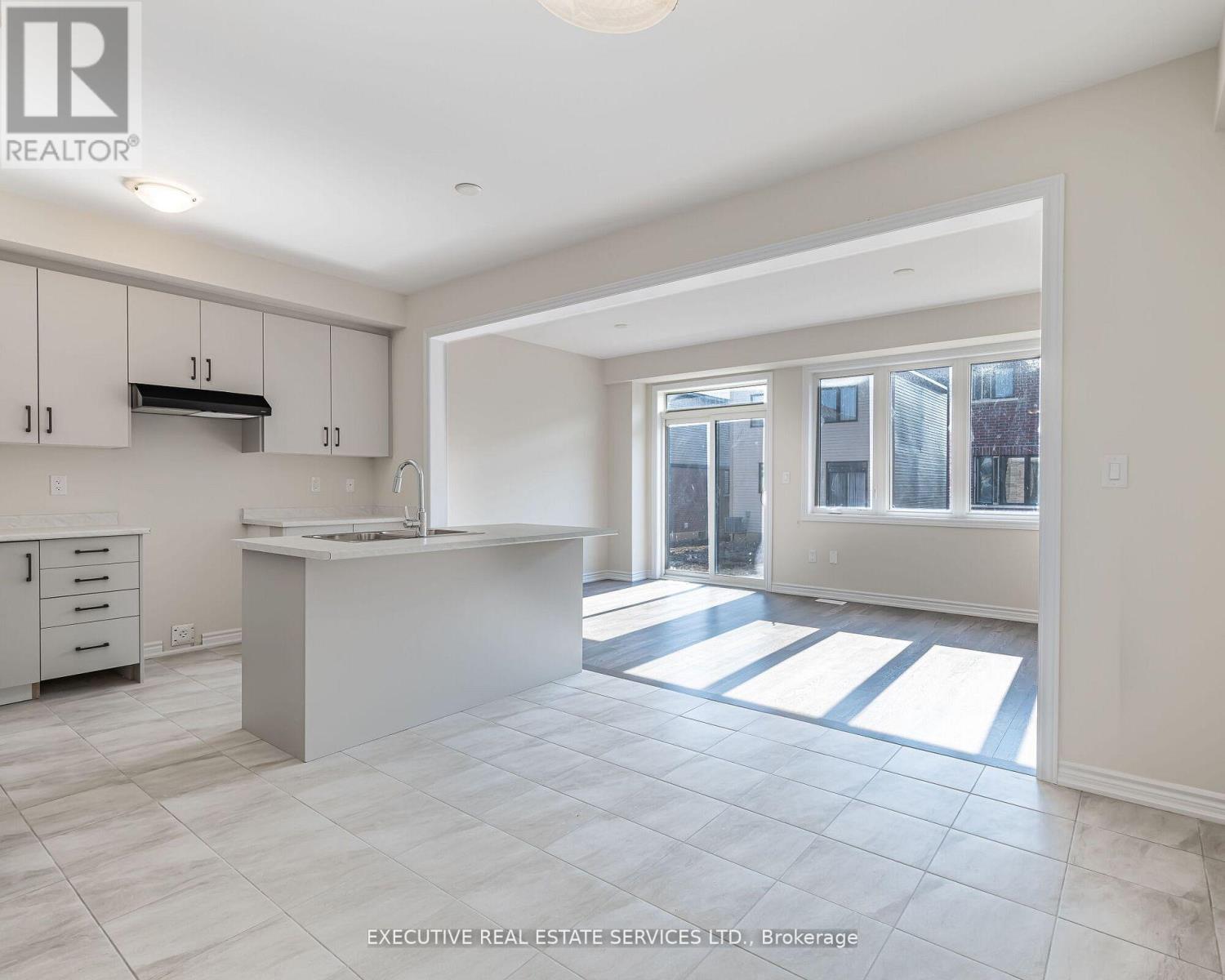 55 Concord Drive, Thorold, Ontario  L2V 0K8 - Photo 9 - X12151226