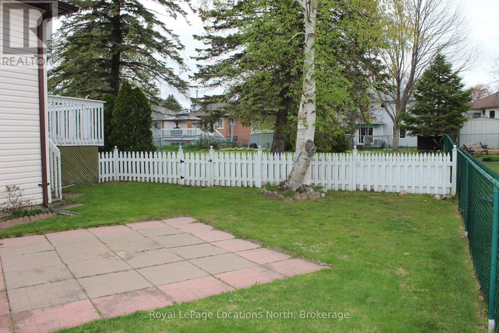 21 Langevin Drive, Wasaga Beach, Ontario  L9Z 1C6 - Photo 5 - S12151229