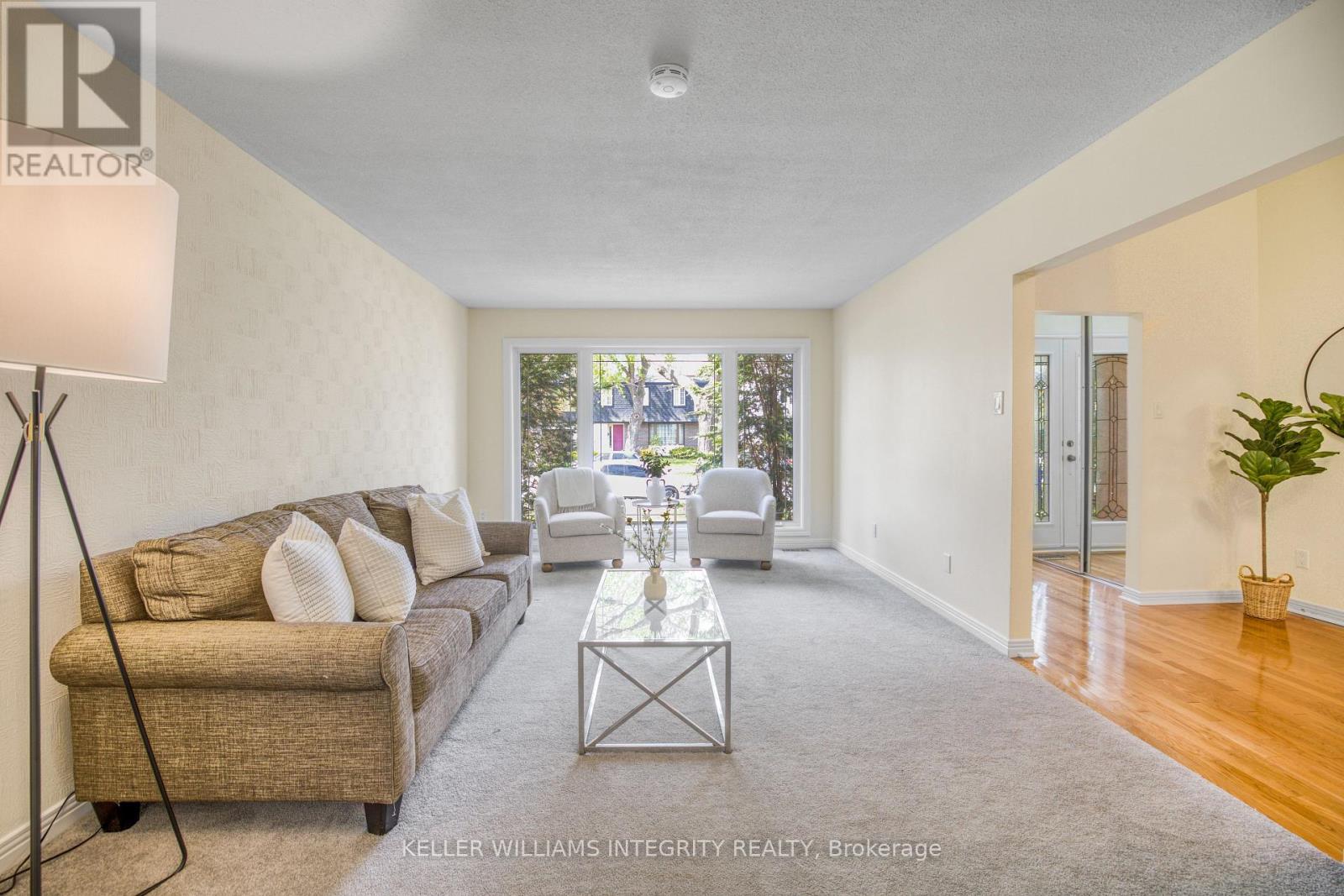 714 Mooneys Bay Place, Ottawa, Ontario  K1V 9R2 - Photo 5 - X12149836