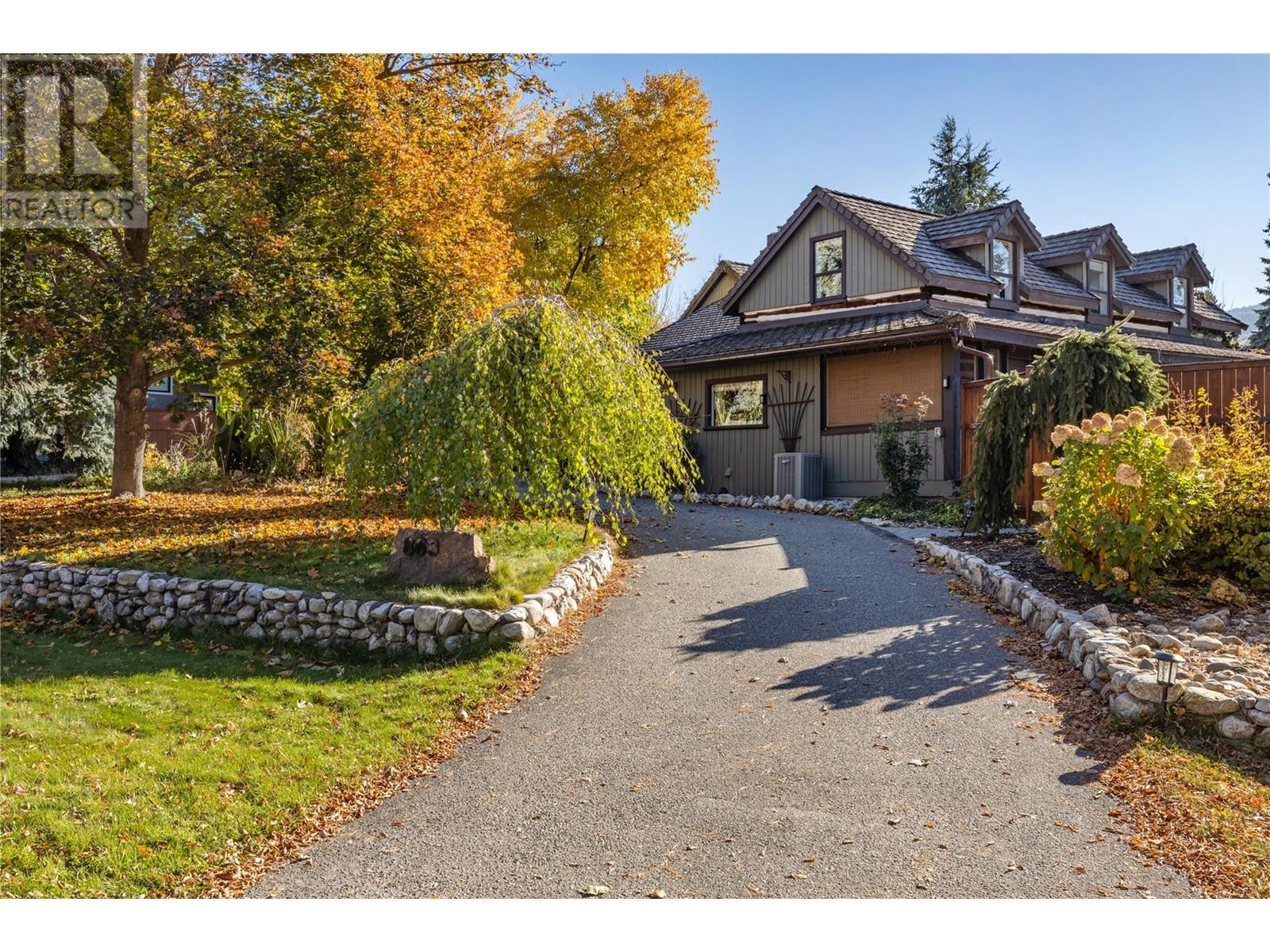 863 Coronado Crescent, Kelowna, British Columbia  V1W 2K3 - Photo 2 - 10347965