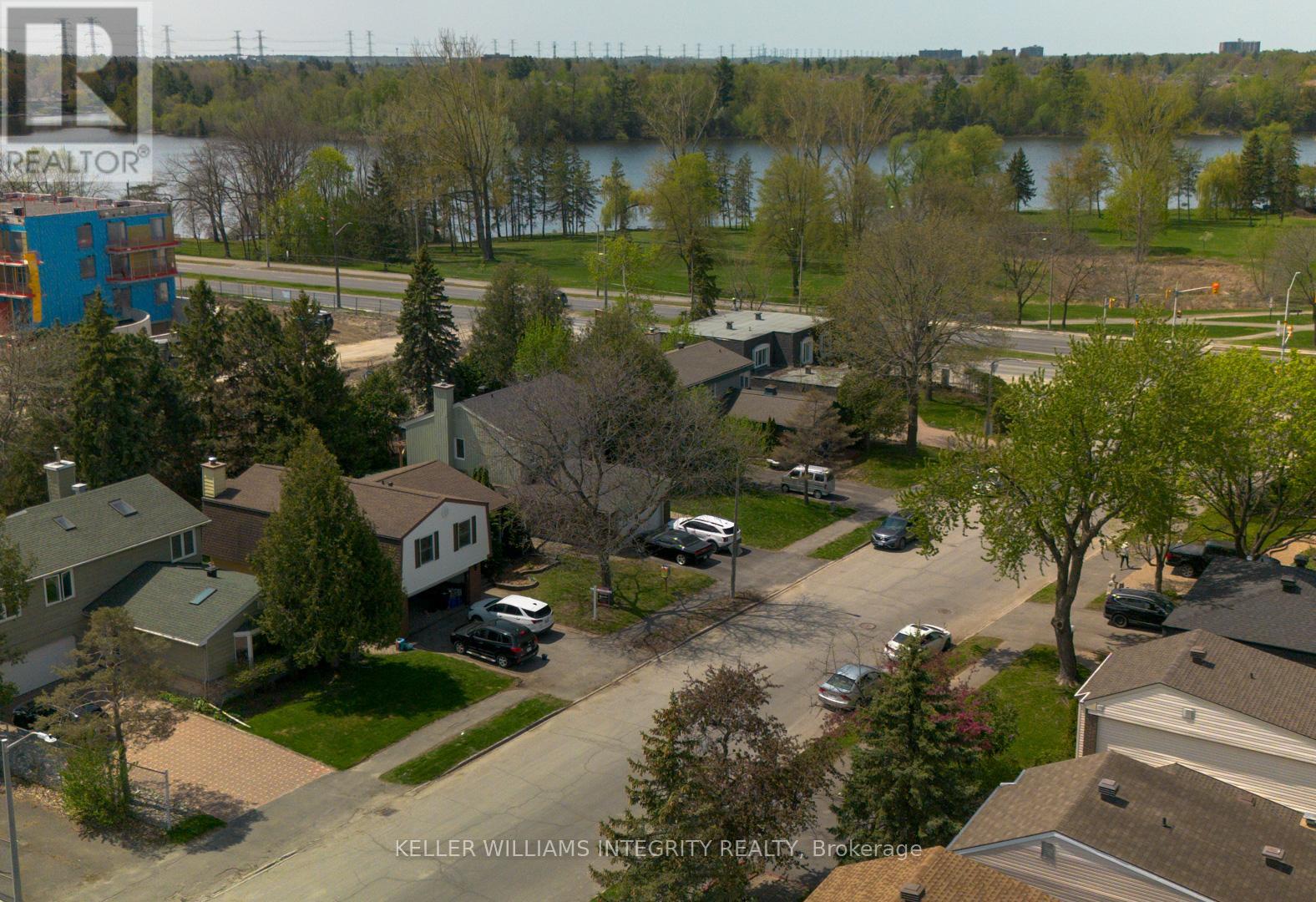 714 Mooneys Bay Place, Ottawa, Ontario  K1V 9R2 - Photo 3 - X12149836