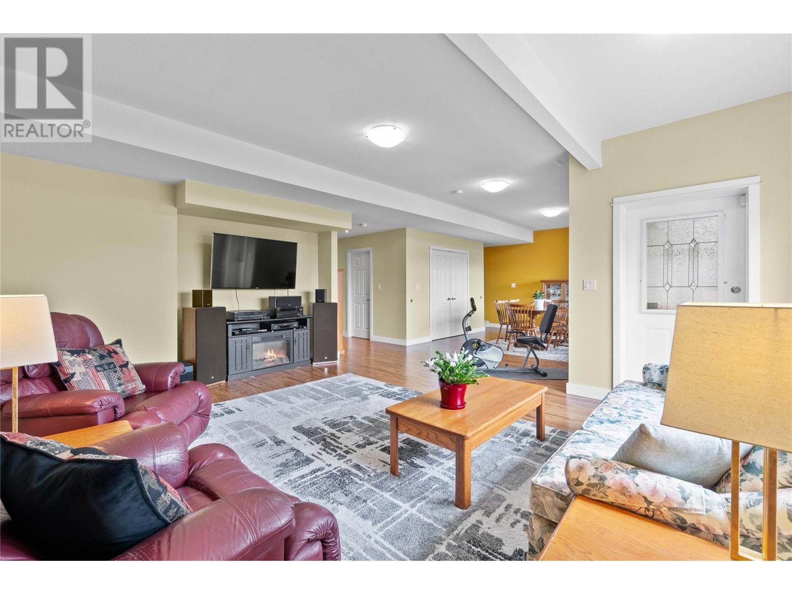 Property at 2754 Sun Ridge Place image 2