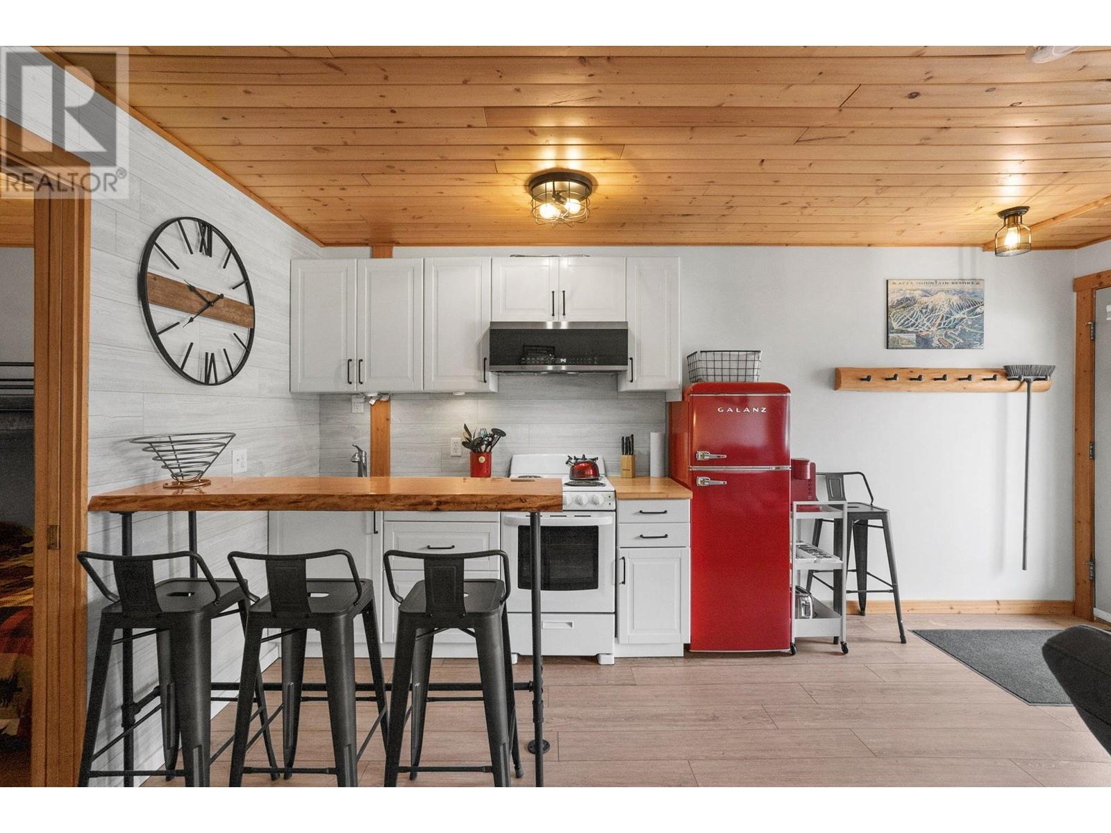 161 Clearview Crescent Unit# 104, Penticton, British Columbia  V0H 0E2 - Photo 5 - 10348069