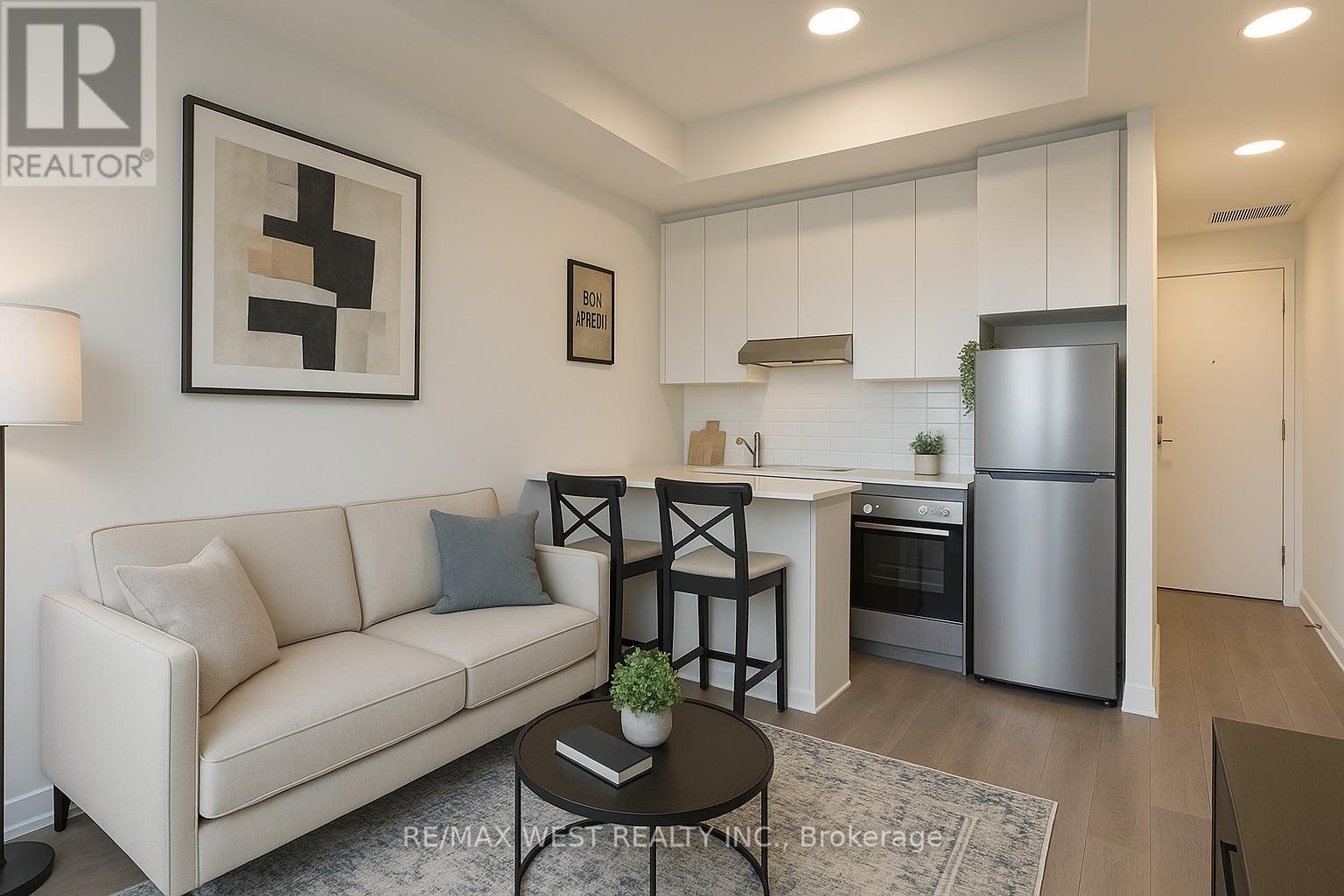 606 - 160 Canon Jackson Drive, Toronto, Ontario  M6M 0B6 - Photo 2 - W12147817