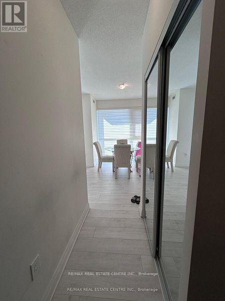 606 - 509 Dundas Street W, Oakville, Ontario  L6M 5P4 - Photo 4 - W12147369