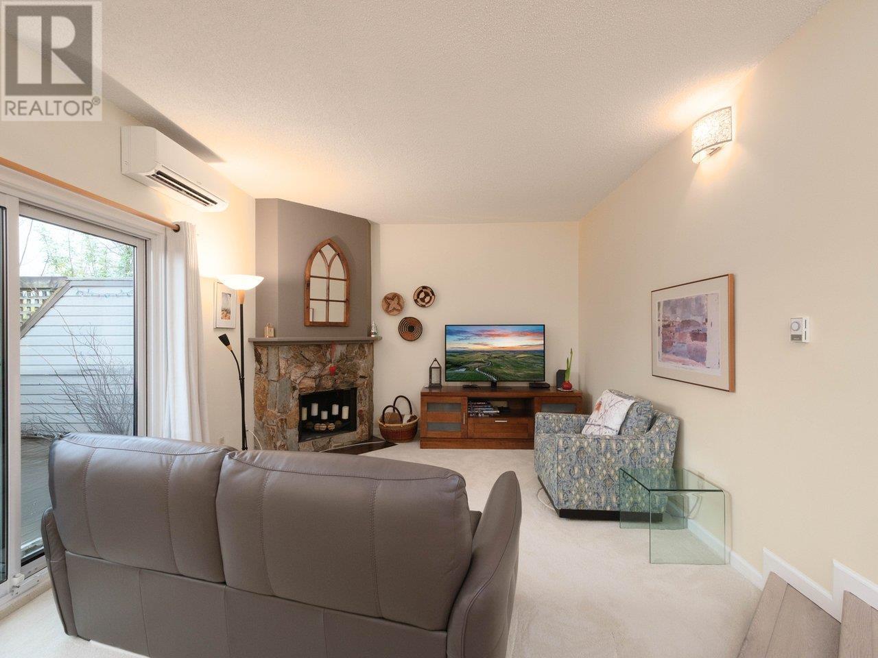 4 1434 Mahon Avenue, North Vancouver, British Columbia  V7M 2S4 - Photo 4 - R3003271