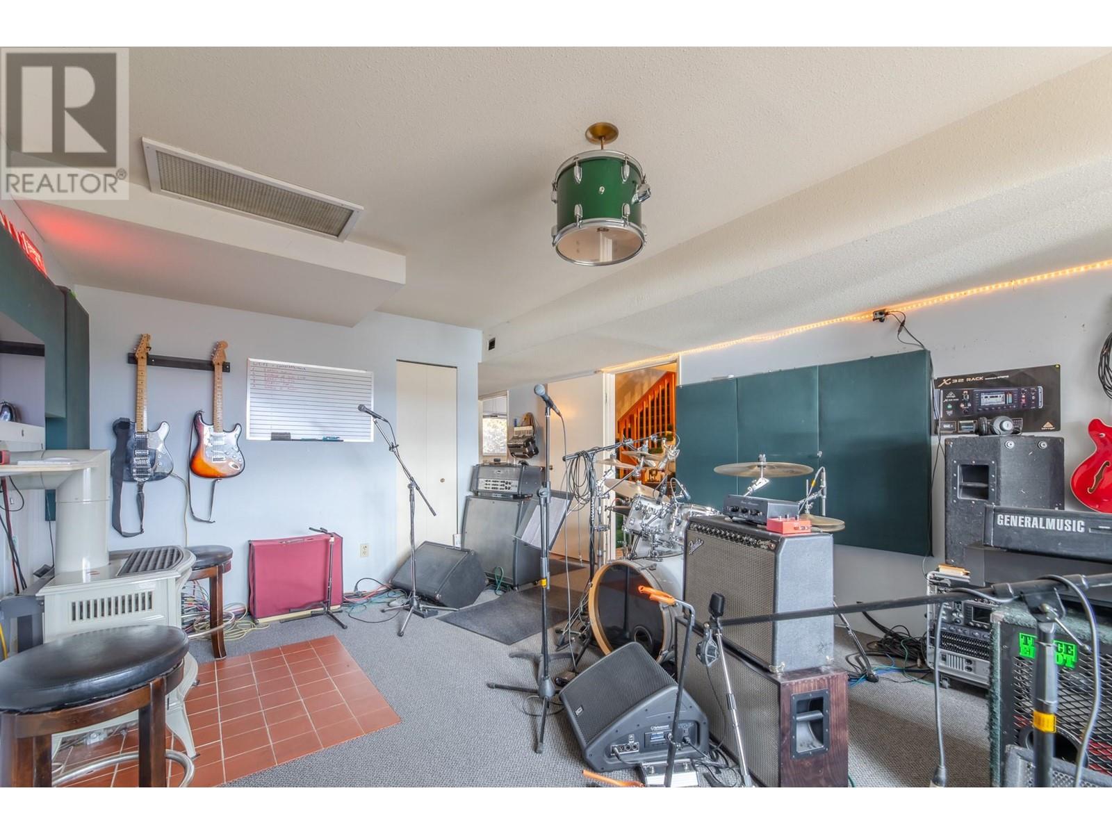 223 Sunnybrook Drive, Okanagan Falls, British Columbia  V0H 1R3 - Photo 28 - 10348136