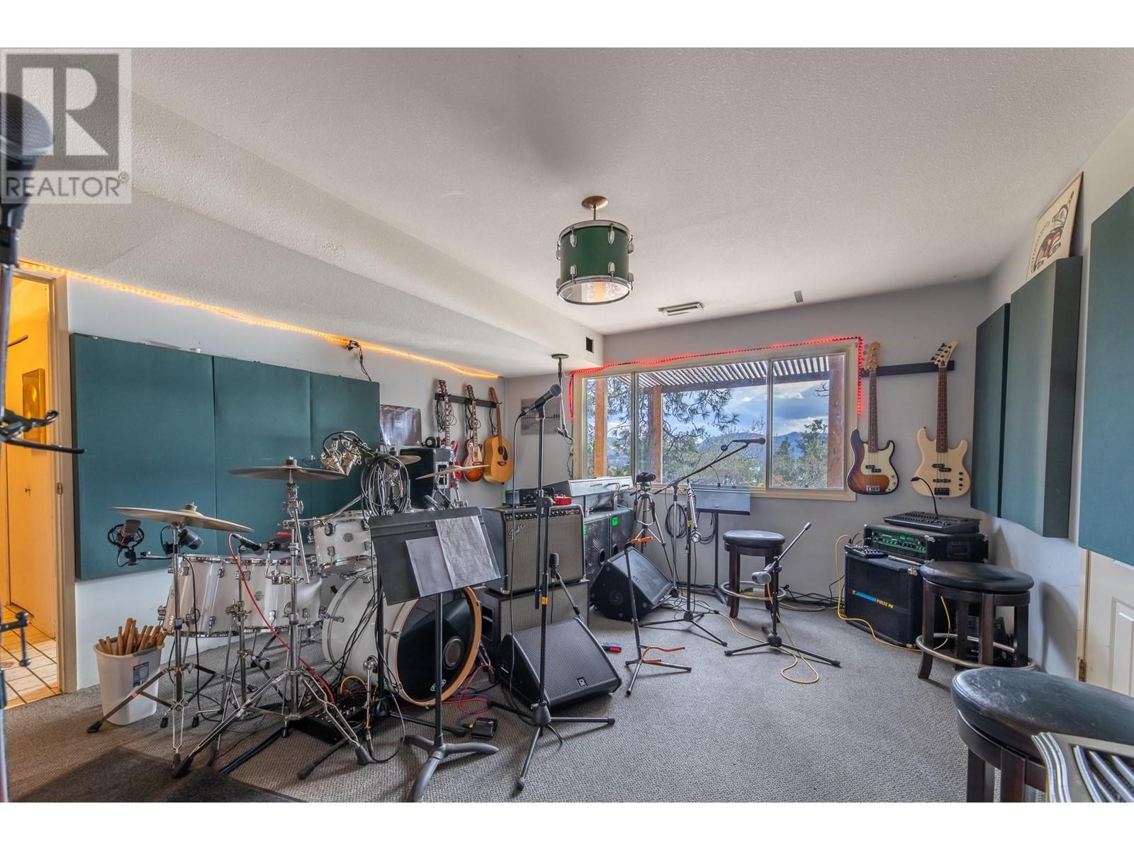223 Sunnybrook Drive, Okanagan Falls, British Columbia  V0H 1R3 - Photo 29 - 10348136