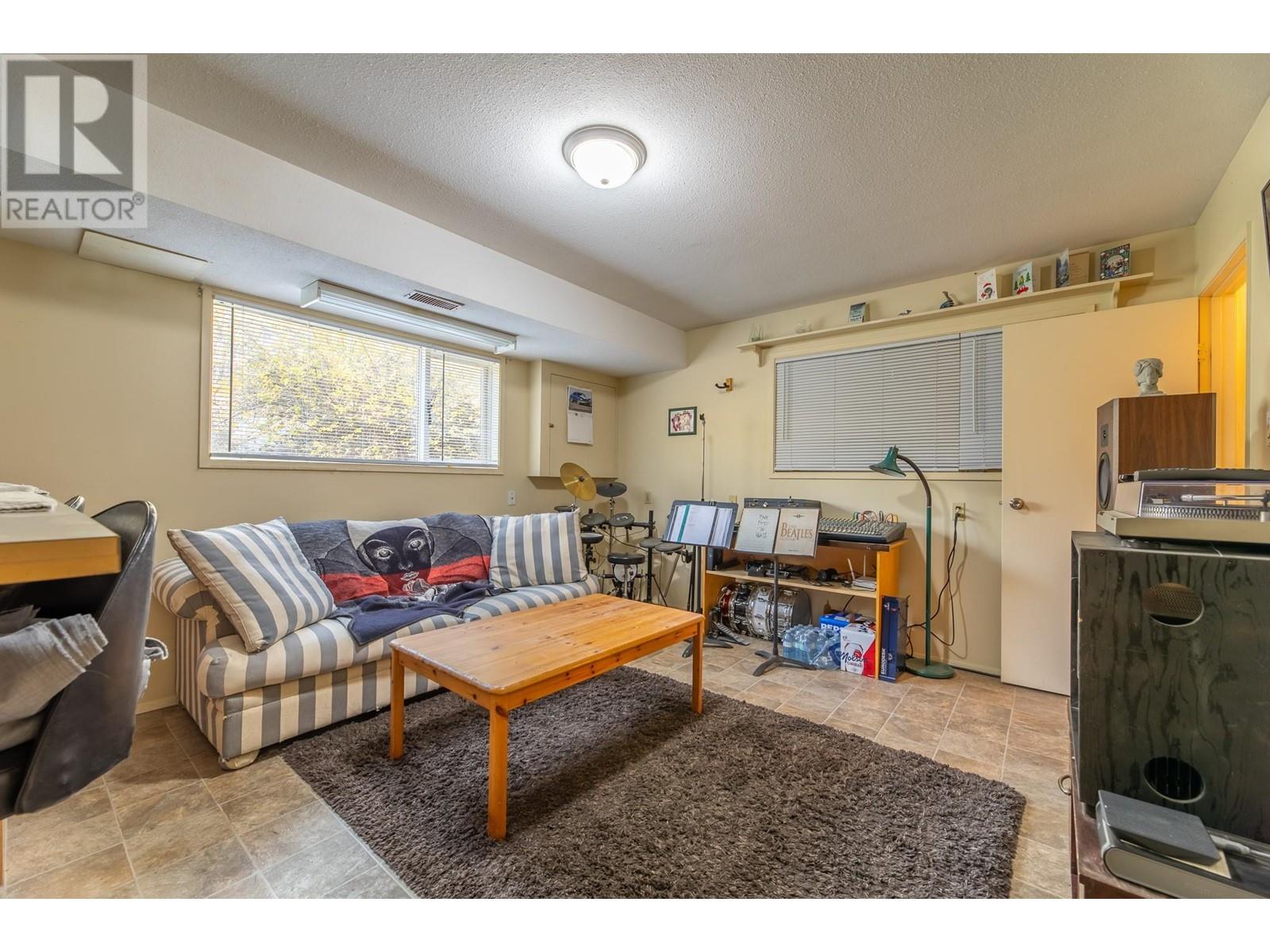 223 Sunnybrook Drive, Okanagan Falls, British Columbia  V0H 1R3 - Photo 32 - 10348136