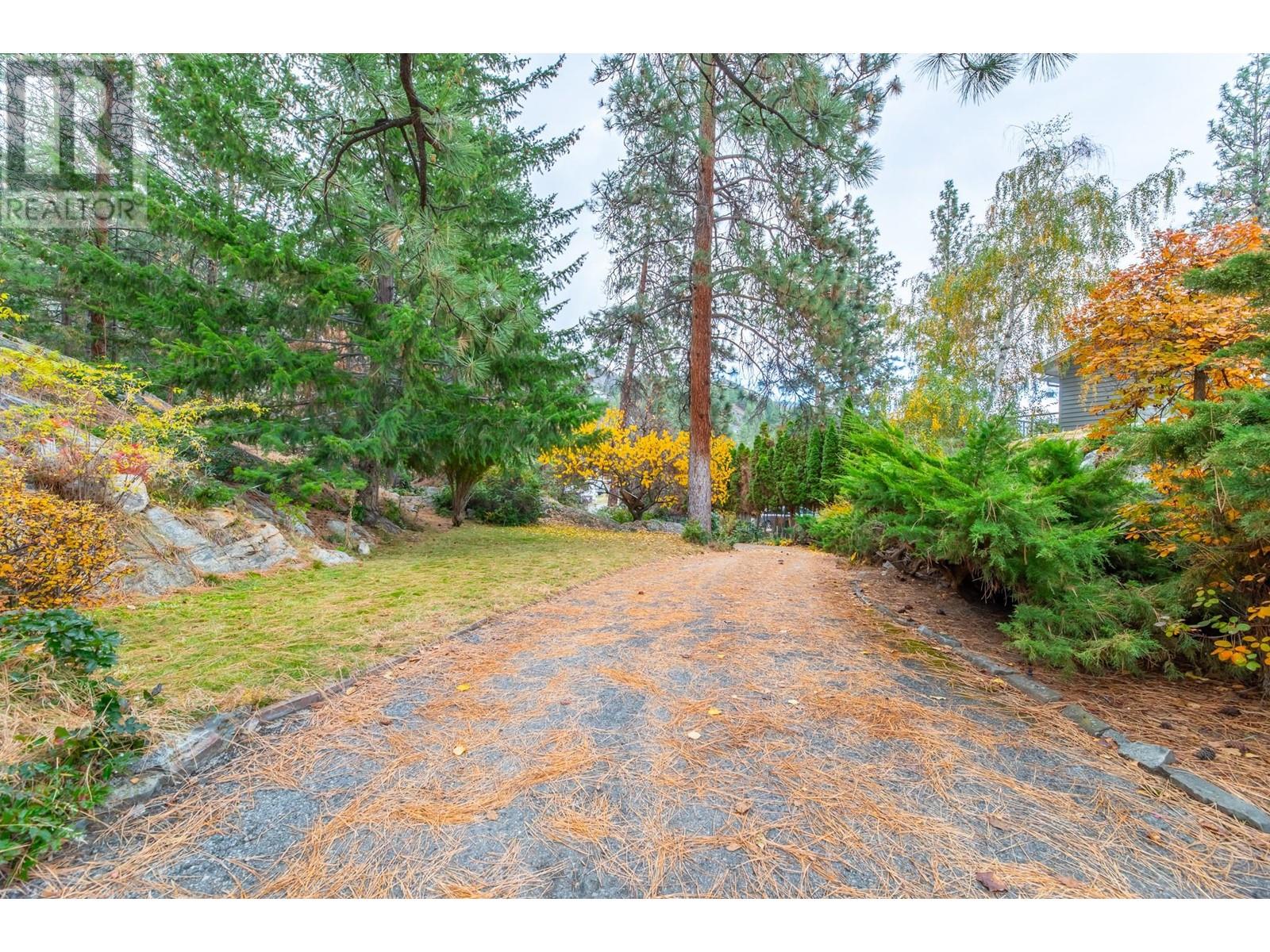 223 Sunnybrook Drive, Okanagan Falls, British Columbia  V0H 1R3 - Photo 47 - 10348136