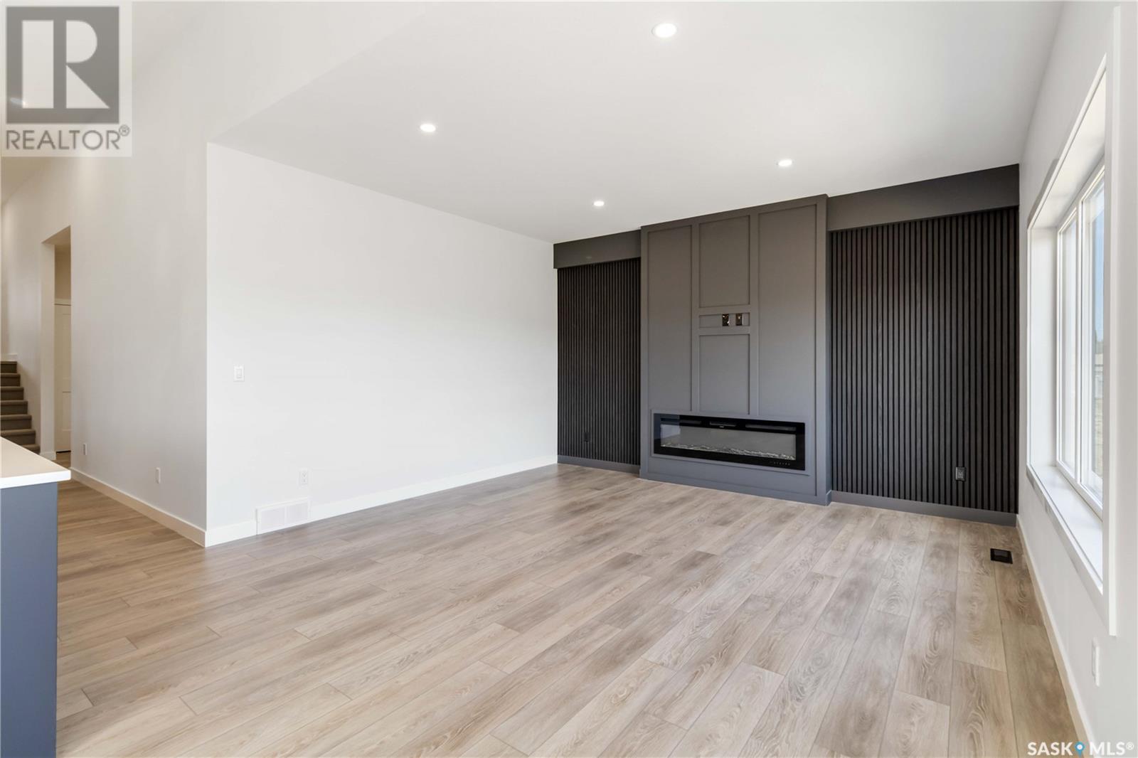 Property at 419 Doran CRESCENT image 4