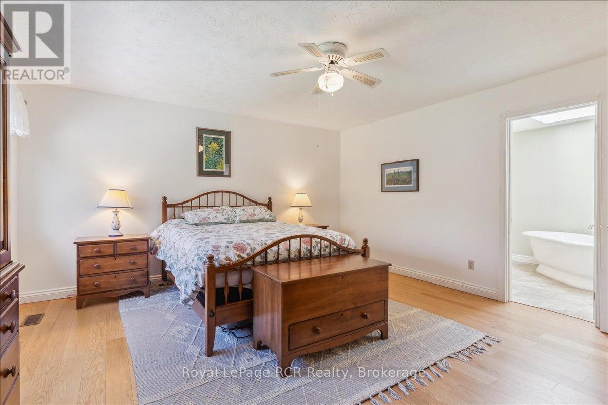 174 Forest Hill Drive, Georgian Bluffs, Ontario  N4K 5N6 - Photo 29 - X12151331