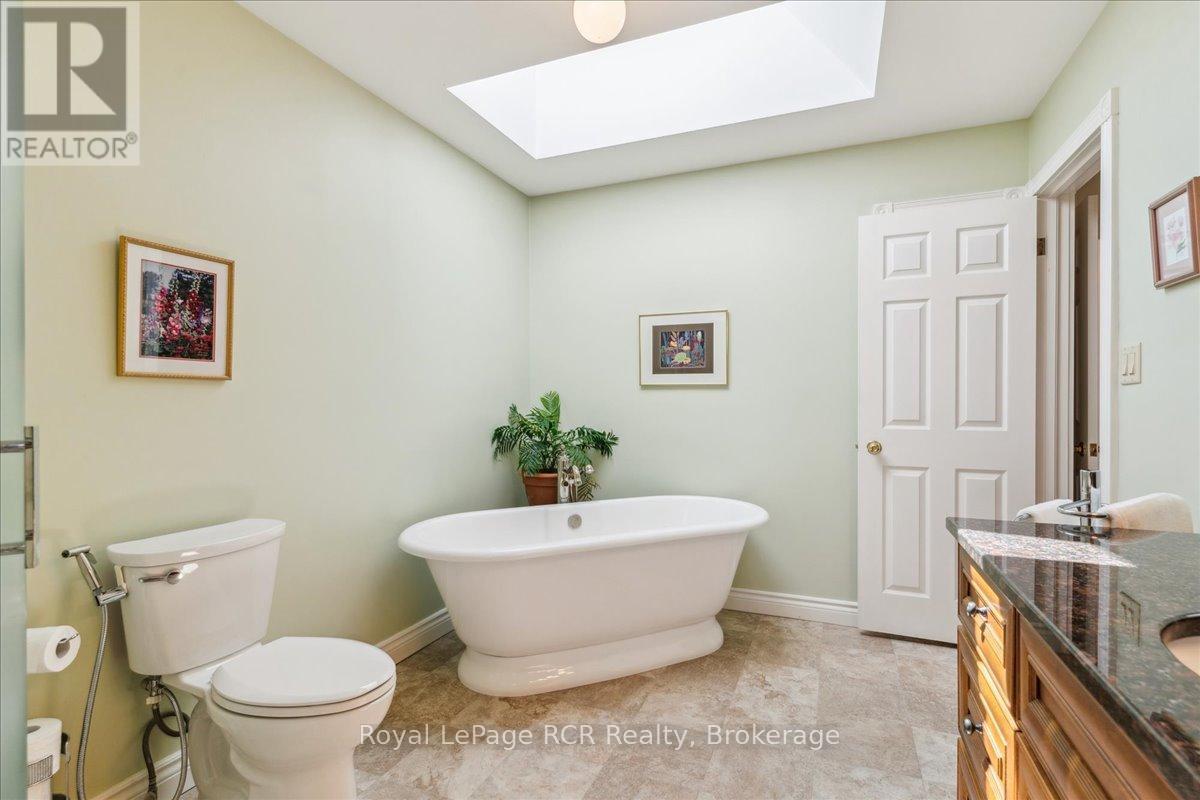 174 Forest Hill Drive, Georgian Bluffs, Ontario  N4K 5N6 - Photo 31 - X12151331