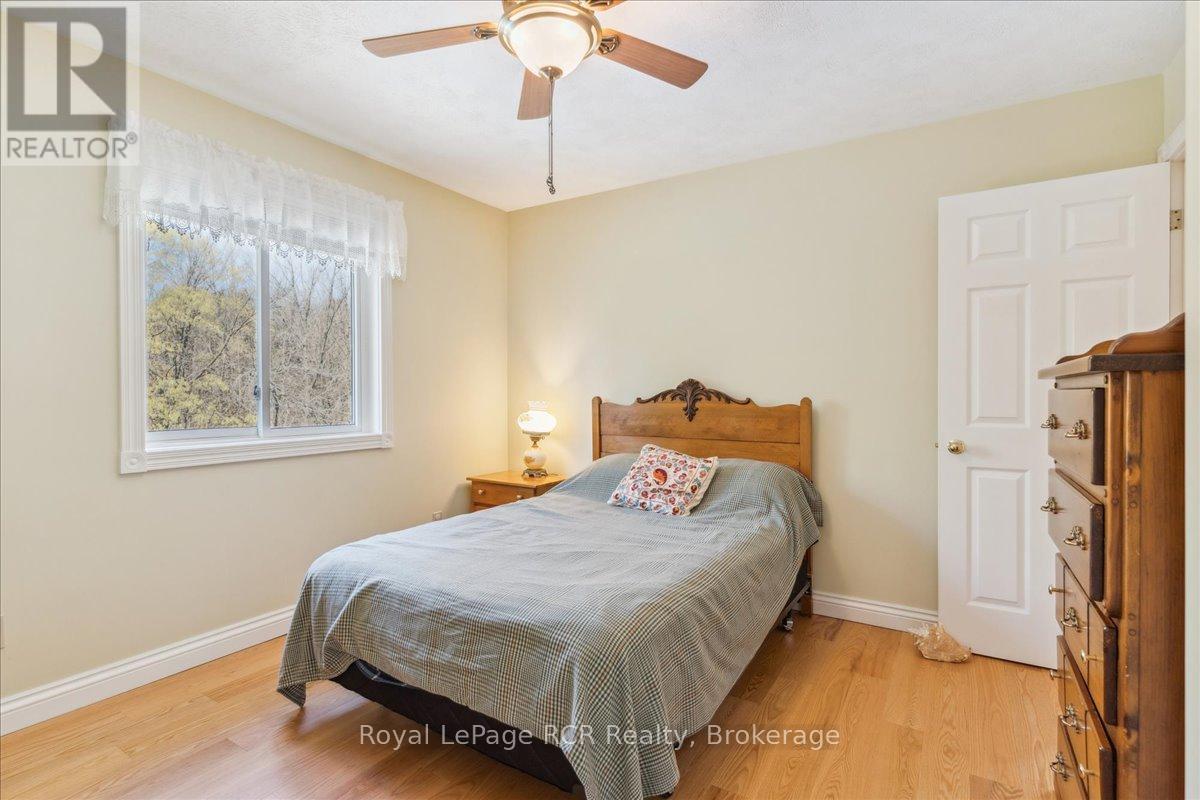 174 Forest Hill Drive, Georgian Bluffs, Ontario  N4K 5N6 - Photo 34 - X12151331