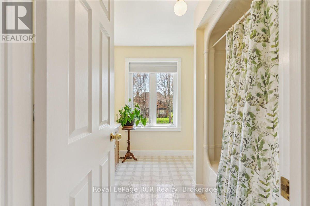 174 Forest Hill Drive, Georgian Bluffs, Ontario  N4K 5N6 - Photo 35 - X12151331
