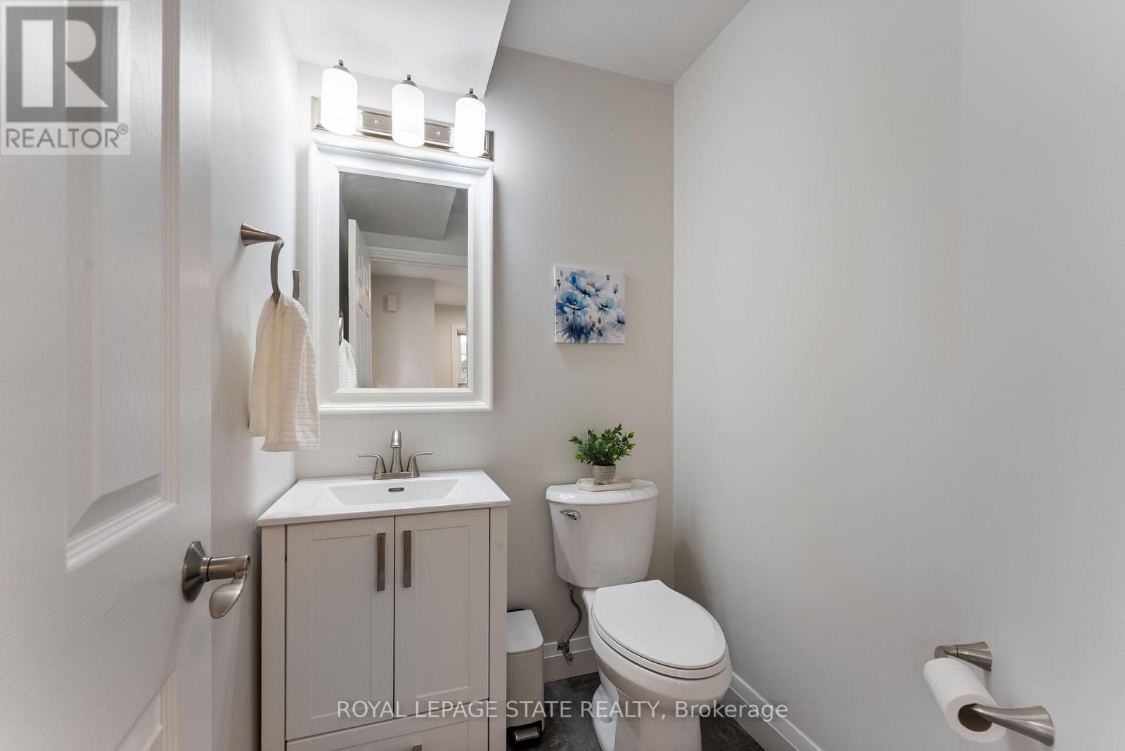 35 Morwick Drive, Hamilton, Ontario  L9G 4Y4 - Photo 6 - X12150560