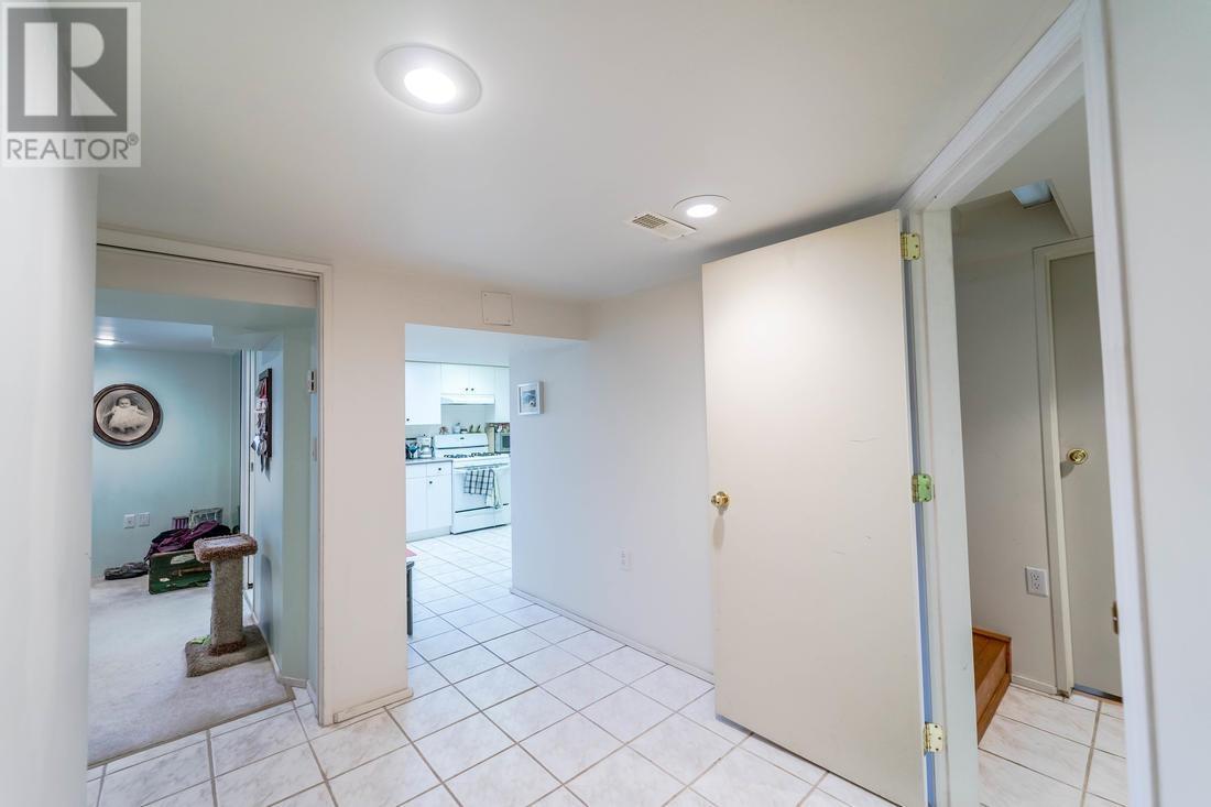 1918 Edinburgh Street, New Westminster, British Columbia  V3M 2X5 - Photo 8 - R3003050