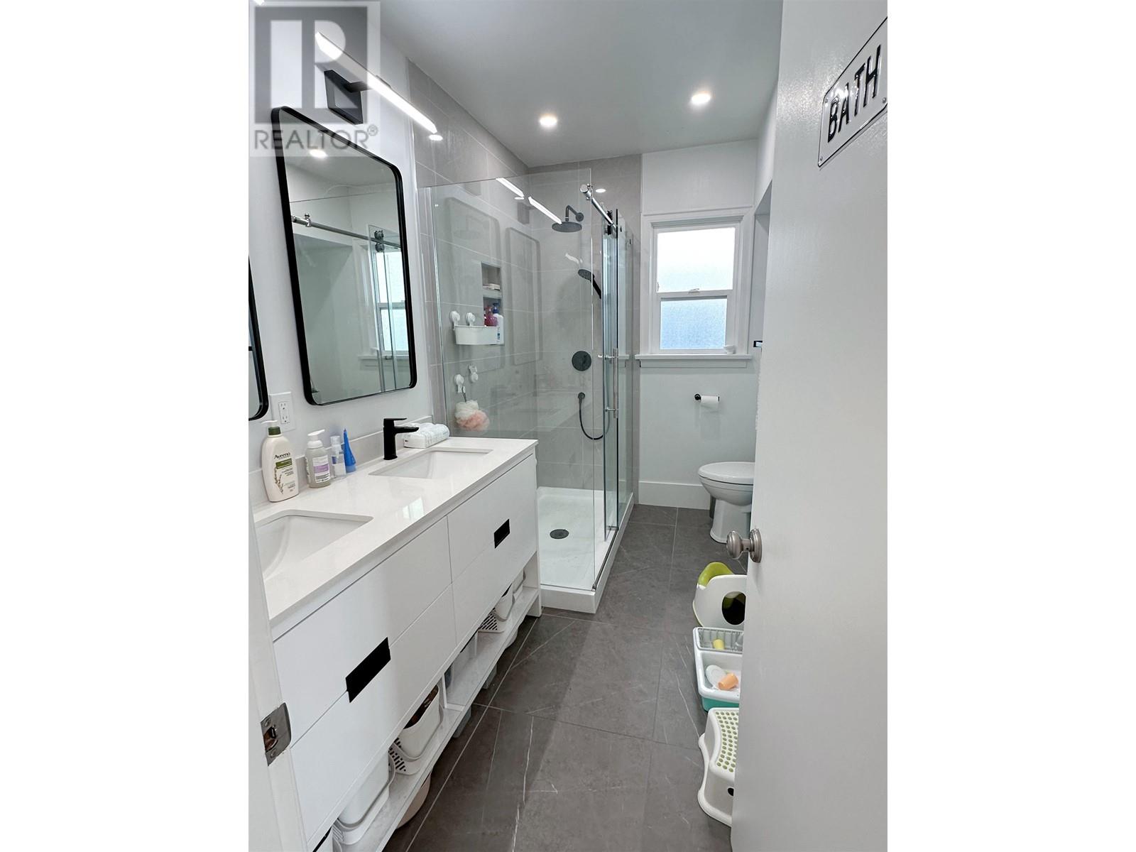 1918 Edinburgh Street, New Westminster, British Columbia  V3M 2X5 - Photo 4 - R3003050