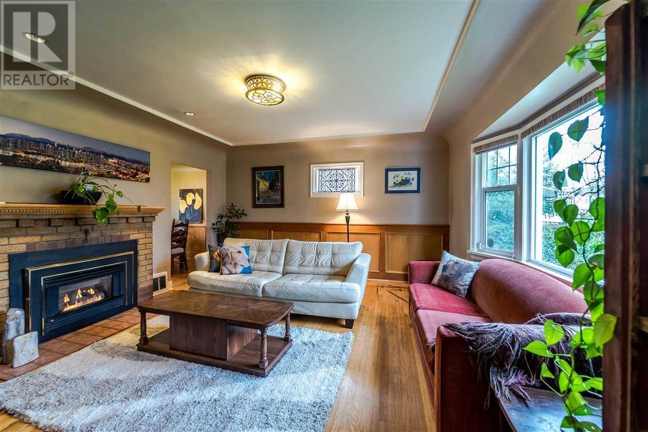 1918 Edinburgh Street, New Westminster, British Columbia  V3M 2X5 - Photo 2 - R3003050