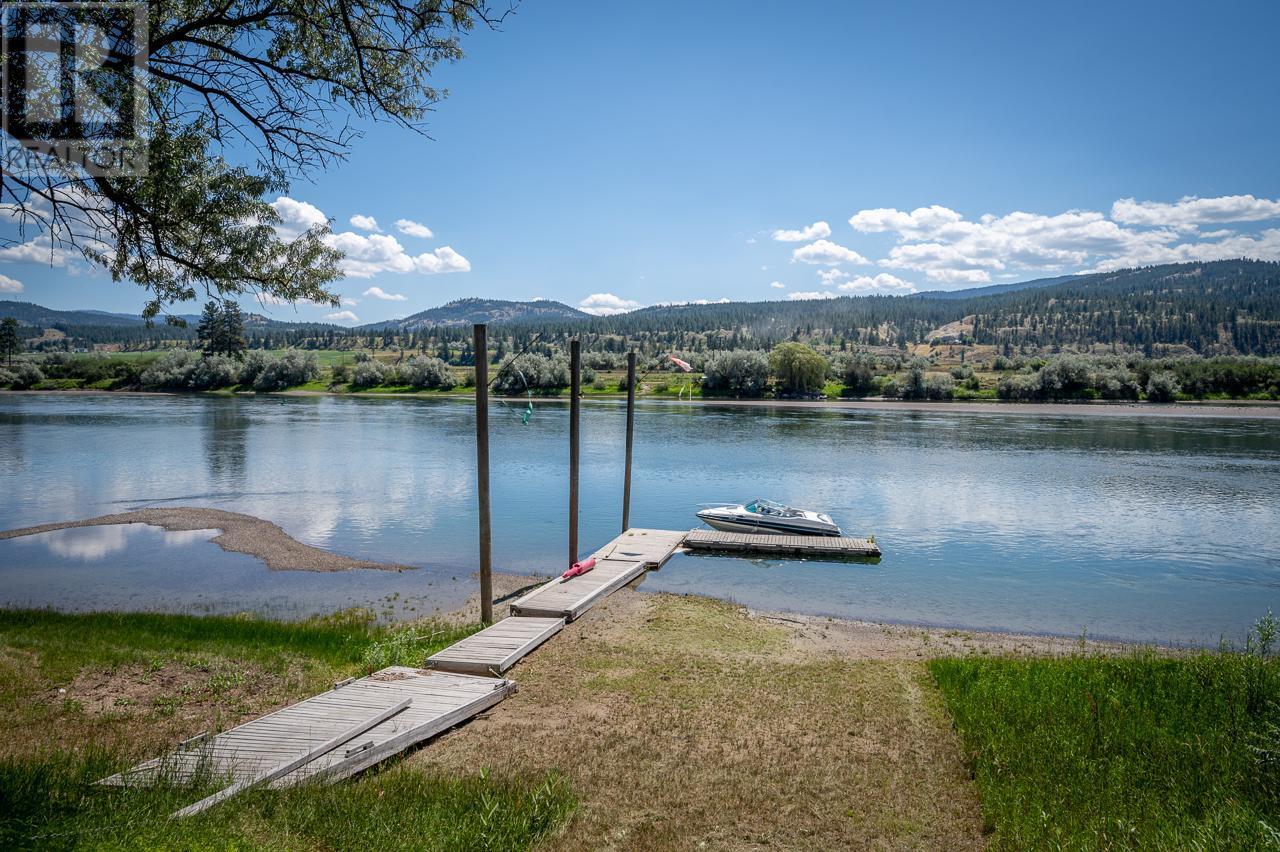 428 Mallard Drive, Kamloops, British Columbia  V2H 1S6 - Photo 2 - 10335526