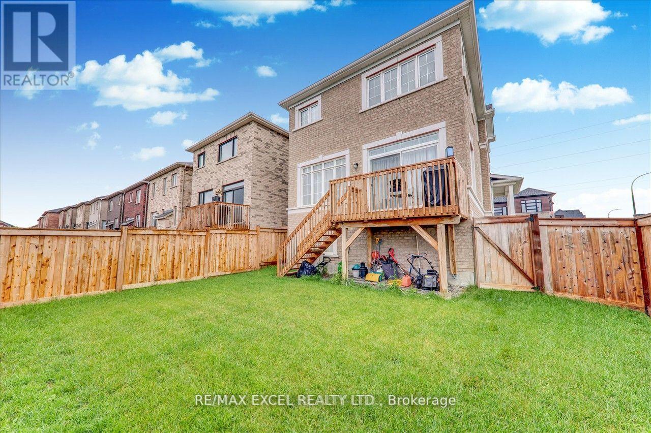 1063 Skyridge Boulevard, Pickering, Ontario  L1X 0G5 - Photo 4 - E12151120