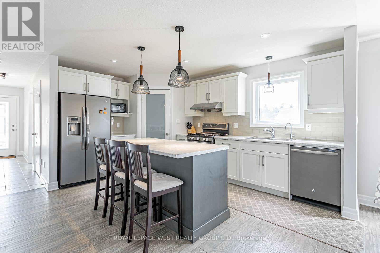 25 Hollingshead Road, Ingersoll, Ontario  N5C 1B5 - Photo 4 - X12145480