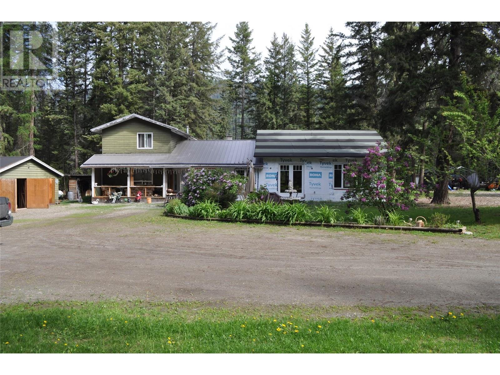1157 Highway 6 Highway E, Cherryville, British Columbia  V0E 2G1 - Photo 1 - 10339912