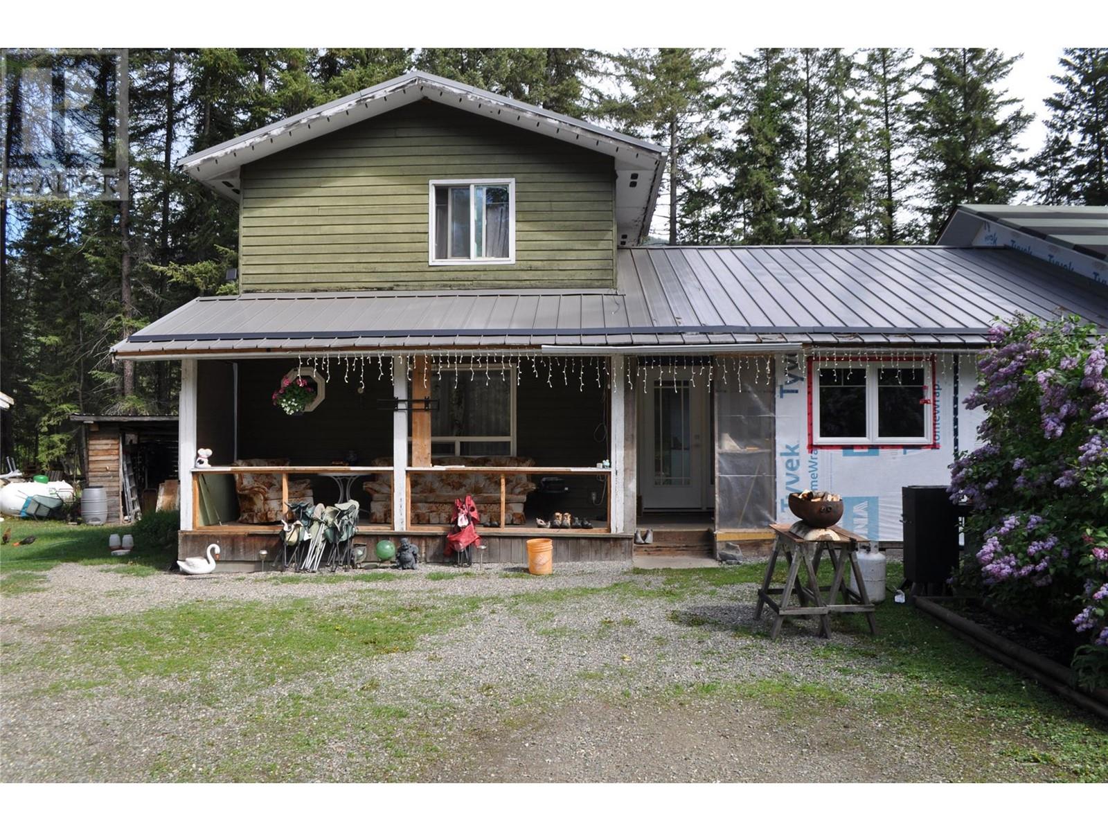 1157 Highway 6 Highway E, Cherryville, British Columbia  V0E 2G1 - Photo 2 - 10339912