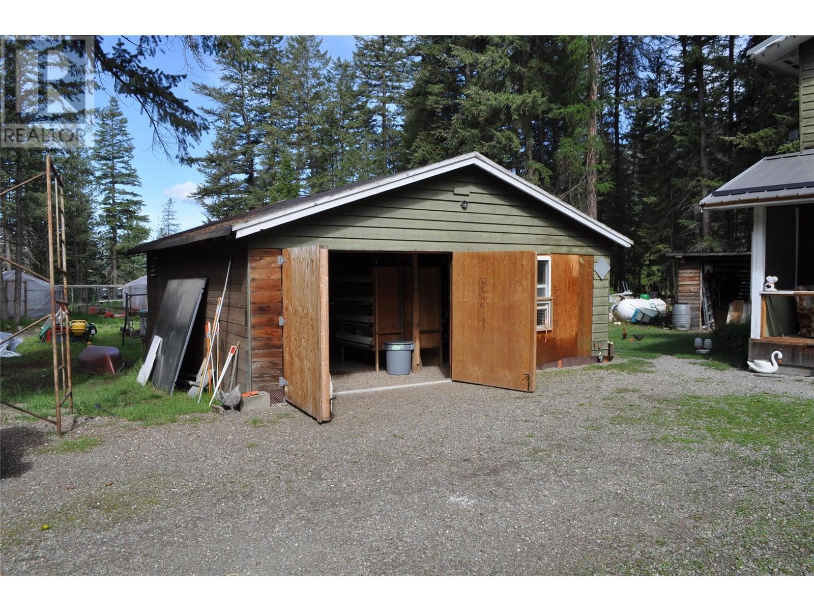 1157 Highway 6 Highway E, Cherryville, British Columbia  V0E 2G1 - Photo 25 - 10339912