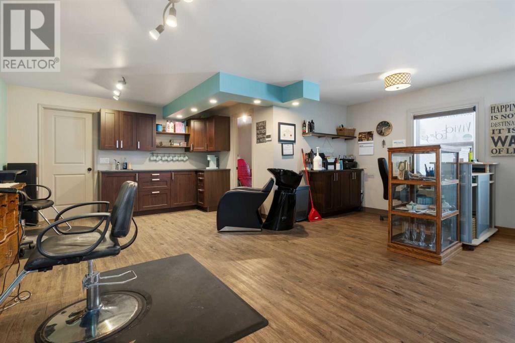 5009 49 Avenue, Forestburg, Alberta  T0B 1N0 - Photo 4 - A2203185