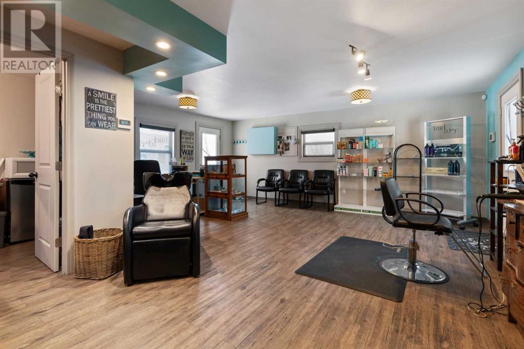 5009 49 Avenue, Forestburg, Alberta  T0B 1N0 - Photo 2 - A2203185