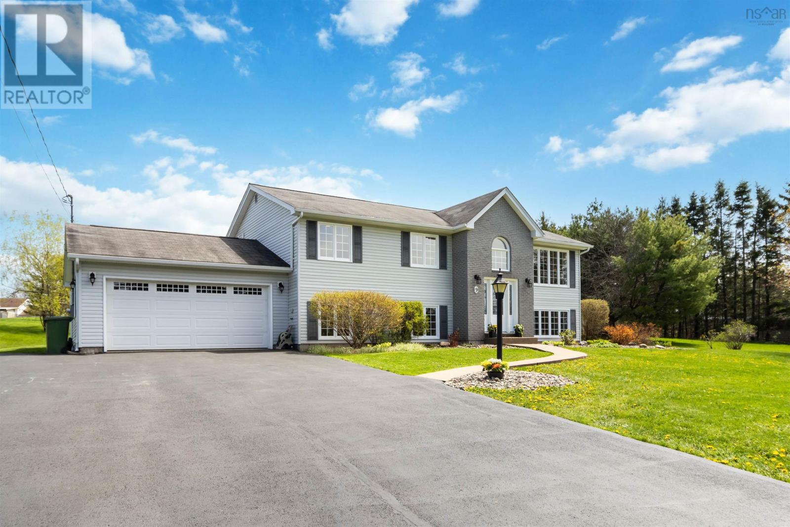 9 Vrege Court, Hammonds Plains, Nova Scotia  B4B 1K2 - Photo 2 - 202511138