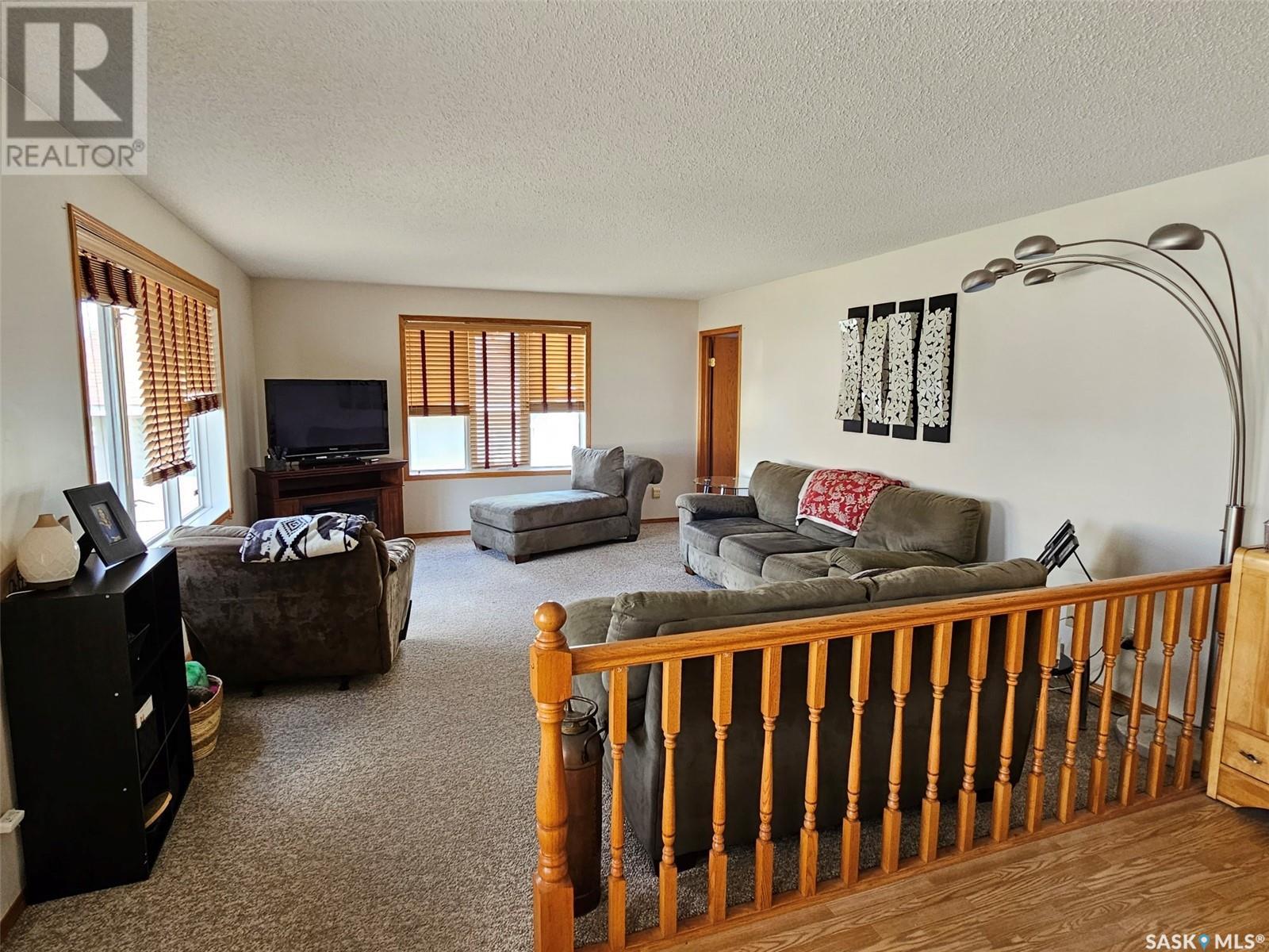 115 Carson Bay, Lampman, Saskatchewan  S0C 1N0 - Photo 5 - SK006063