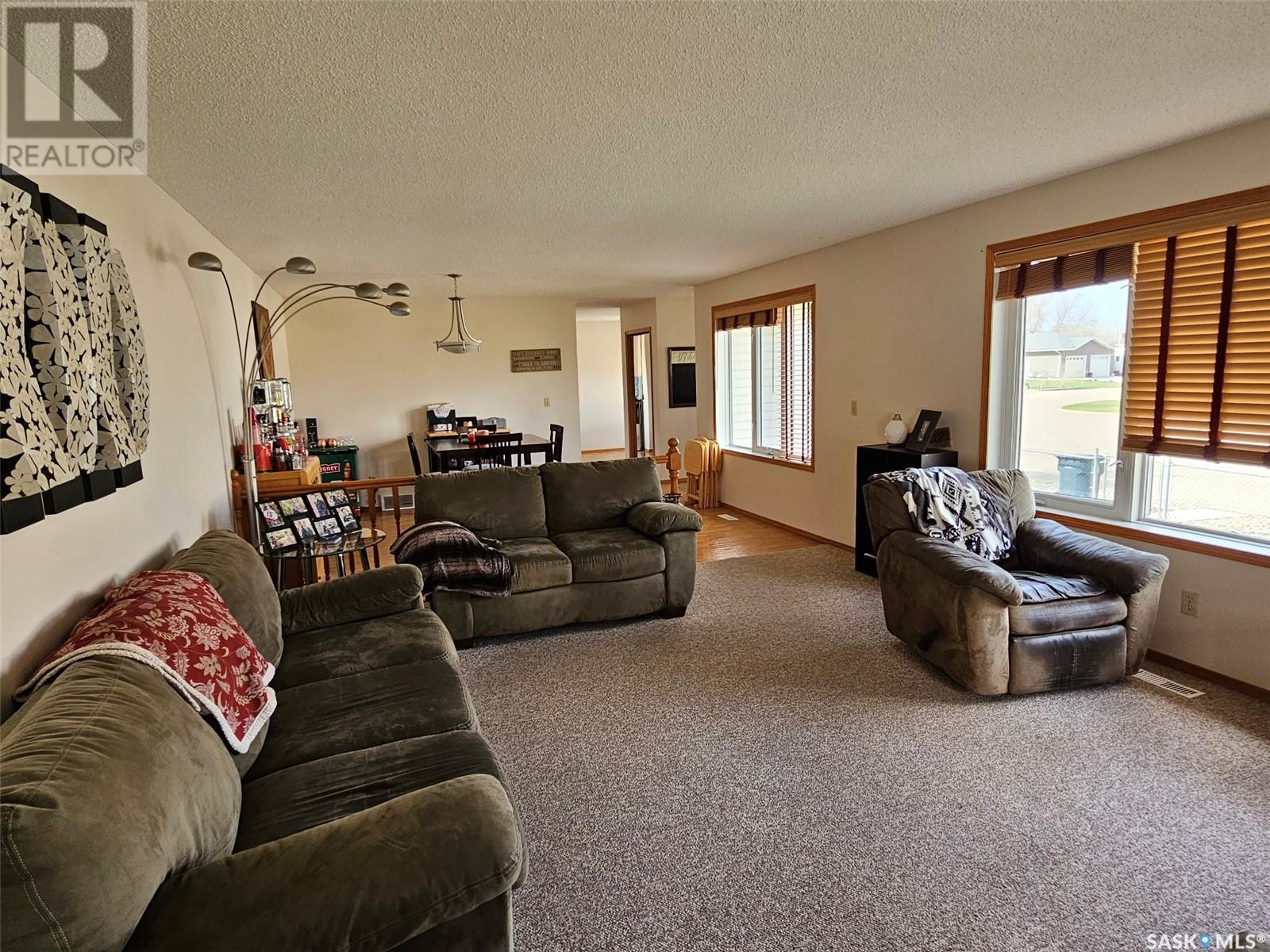 115 Carson Bay, Lampman, Saskatchewan  S0C 1N0 - Photo 6 - SK006063