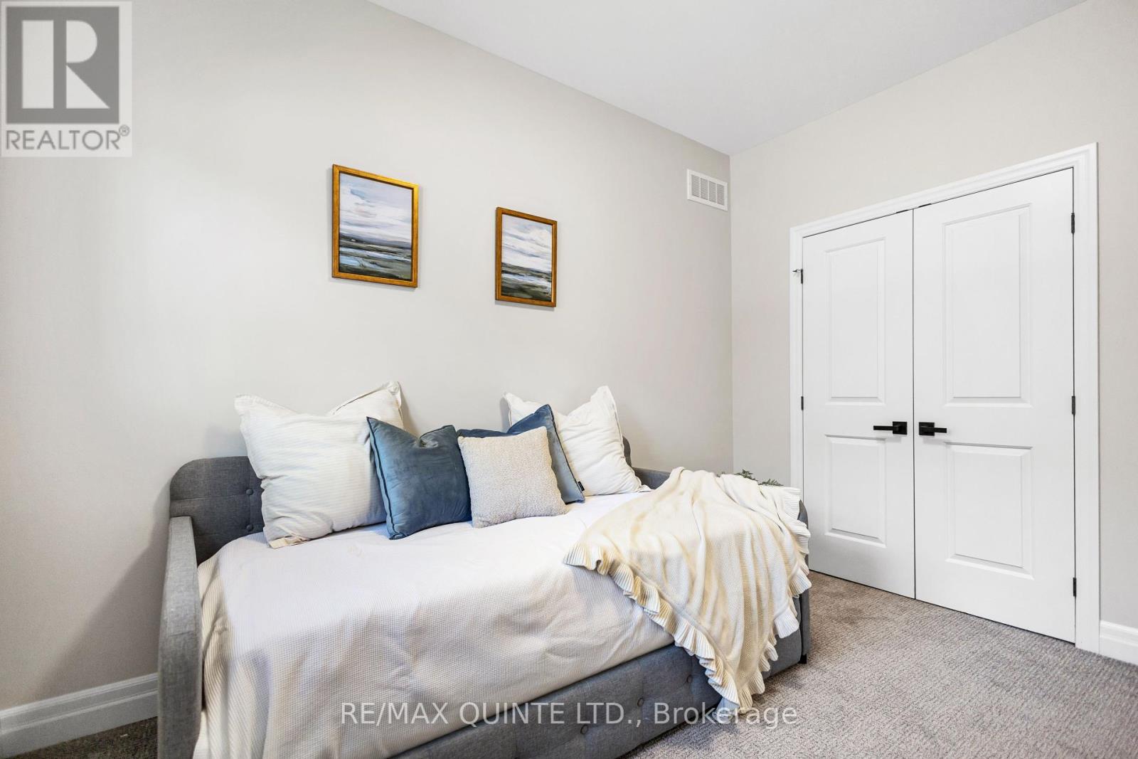 186 Cherrywood Parkway, Greater Napanee, Ontario  K7R 0E2 - Photo 44 - X12151141