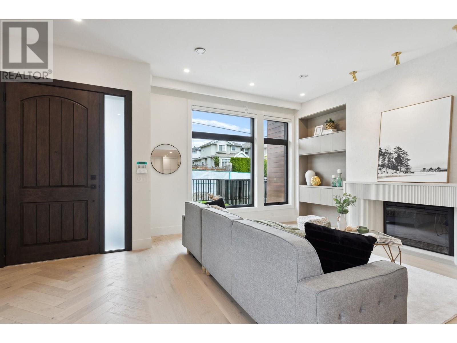 101 1038 Delestre Avenue, Coquitlam, British Columbia  V3K 2H2 - Photo 2 - R3003057