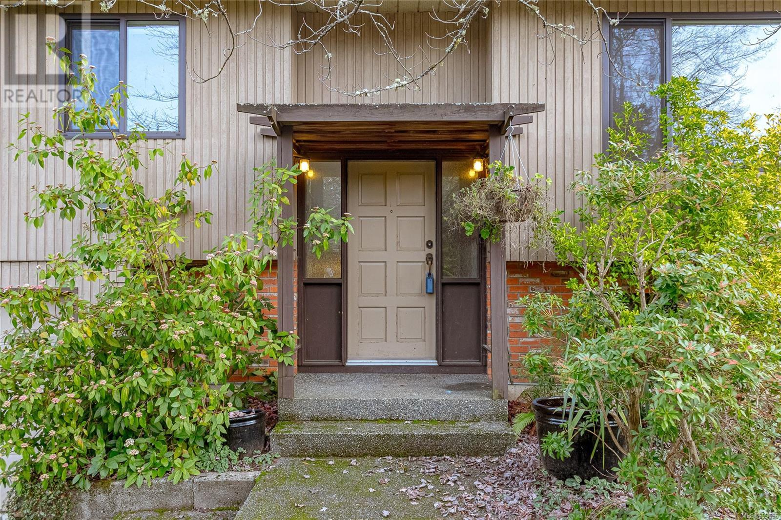 Property at 7765 Trentelmann Pl image 3