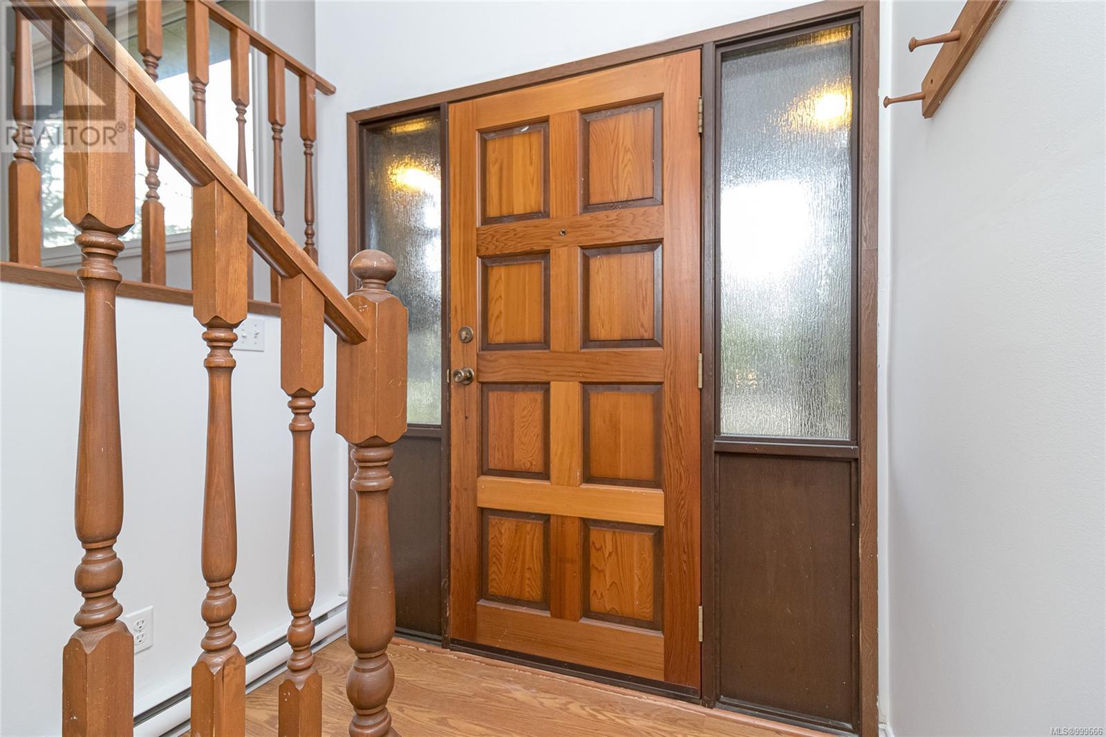 Property at 7765 Trentelmann Pl image 4
